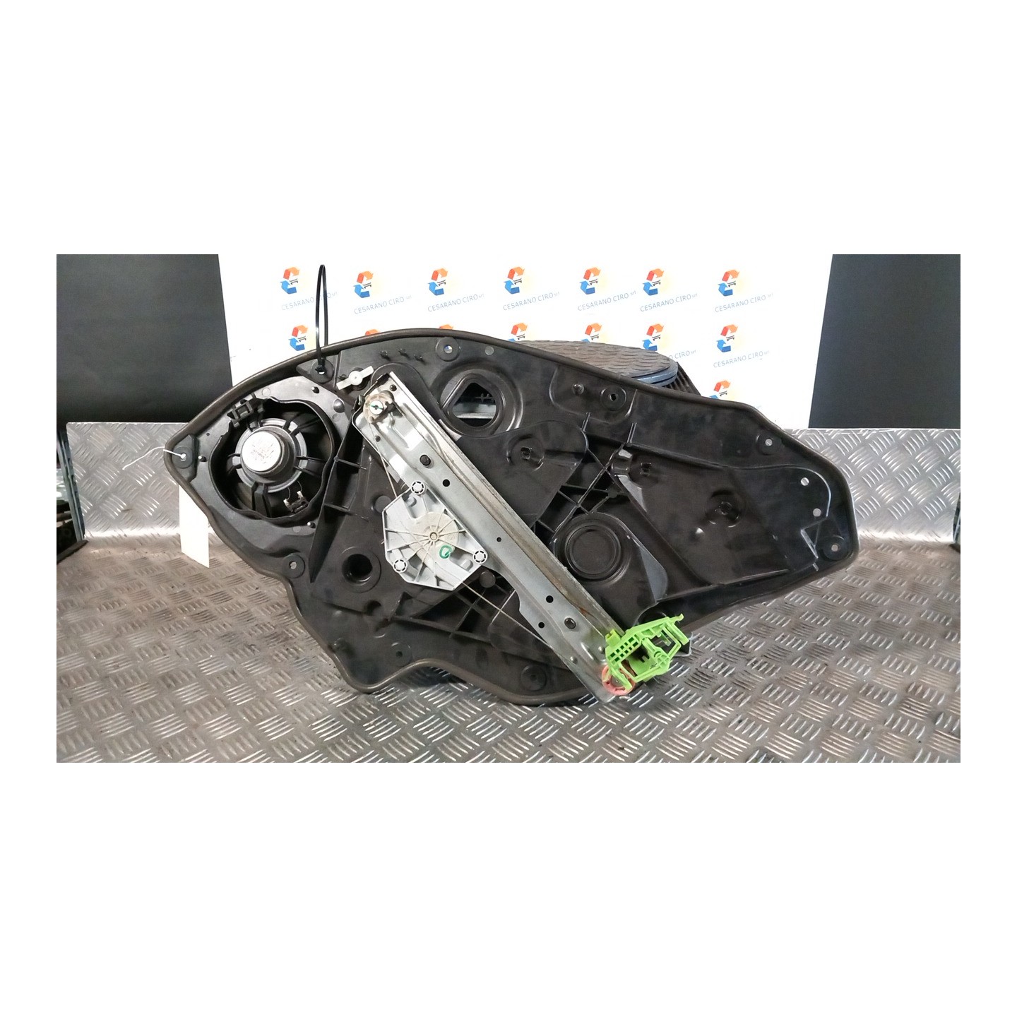 ALZACRISTALLO ELETTR. PORTA POST. DX. 107 ALFA ROMEO GIULIETTA (6Q) (02/16-) 940B4000 71754421