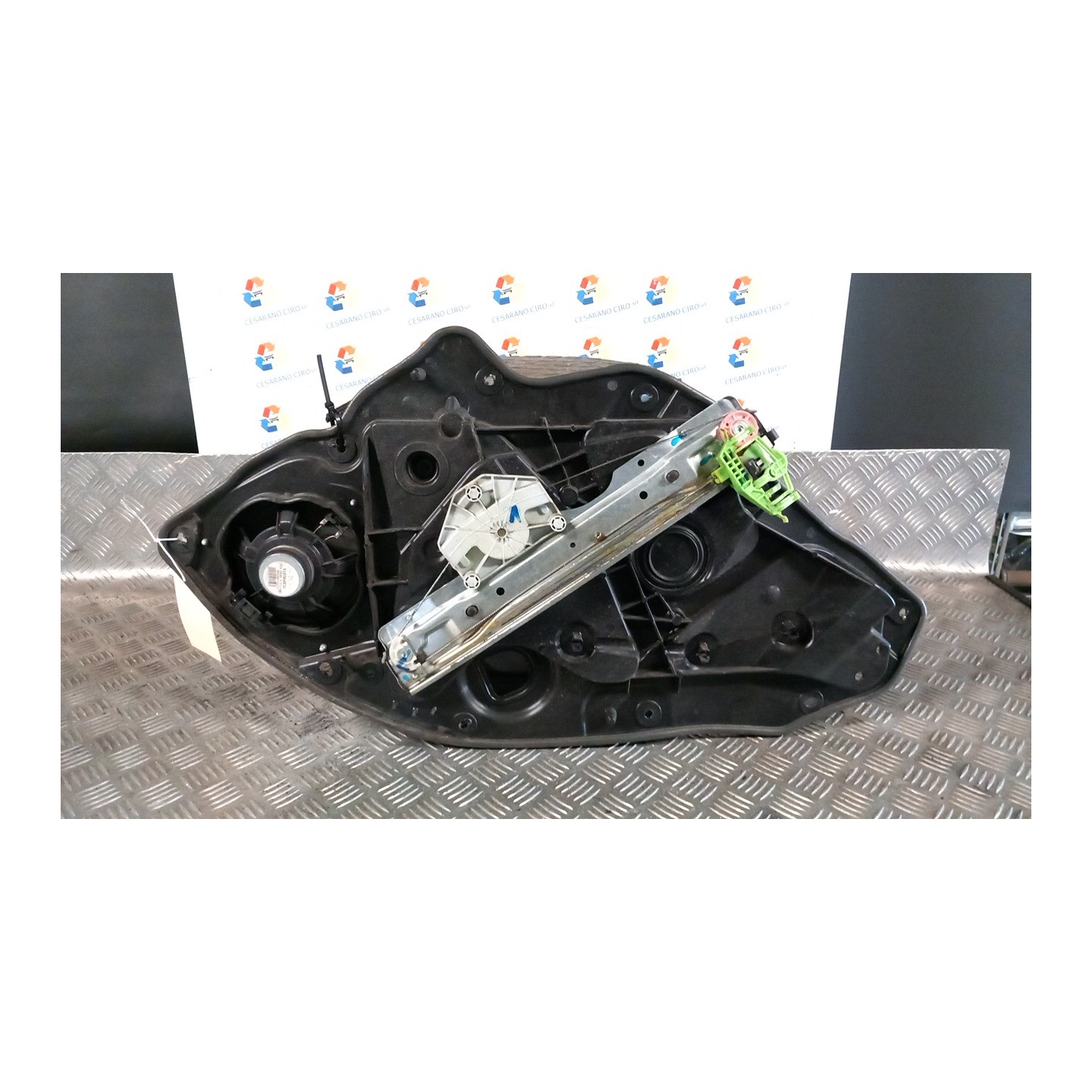 ALZACRISTALLO ELETTR. PORTA POST. SX. 109 ALFA ROMEO GIULIETTA (6Q) (02/16-) 940B4000 71754422