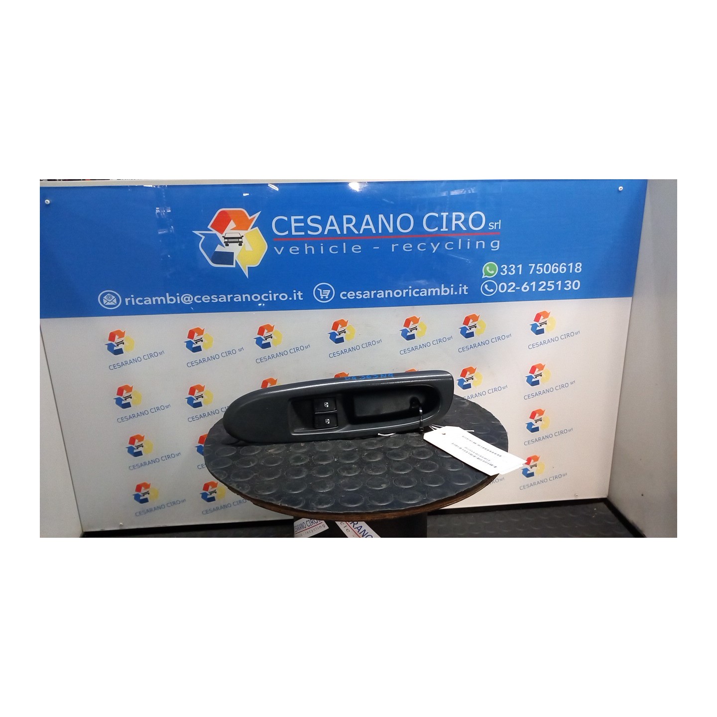 BLOCCO COMANDI ALZACRISTALLI SX. 007 RENAULT CLIO 2A SERIE (05/01-11/10) D4FG7 8200084008