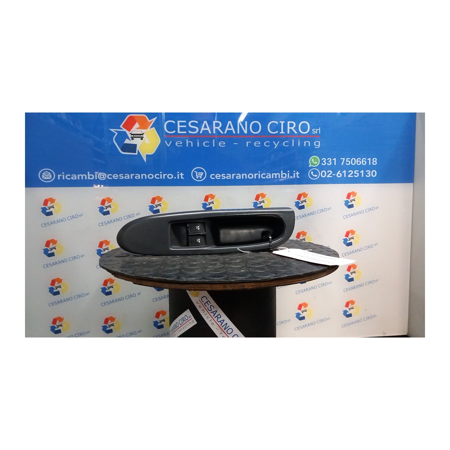 BLOCCO COMANDI ALZACRISTALLI SX. 007 RENAULT CLIO 2A SERIE (05/01-11/10) D4FG7 8200084008