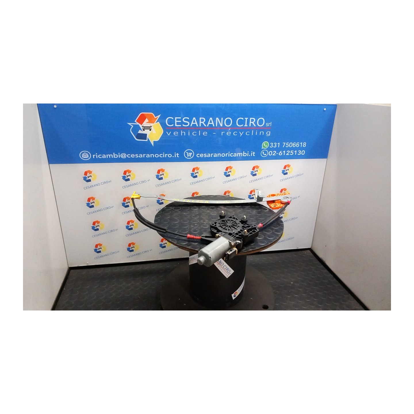 ALZACRISTALLO PORTA ANT. SX. 049 FORD FIESTA (DX) (09/99-02/02) DHF 1074293