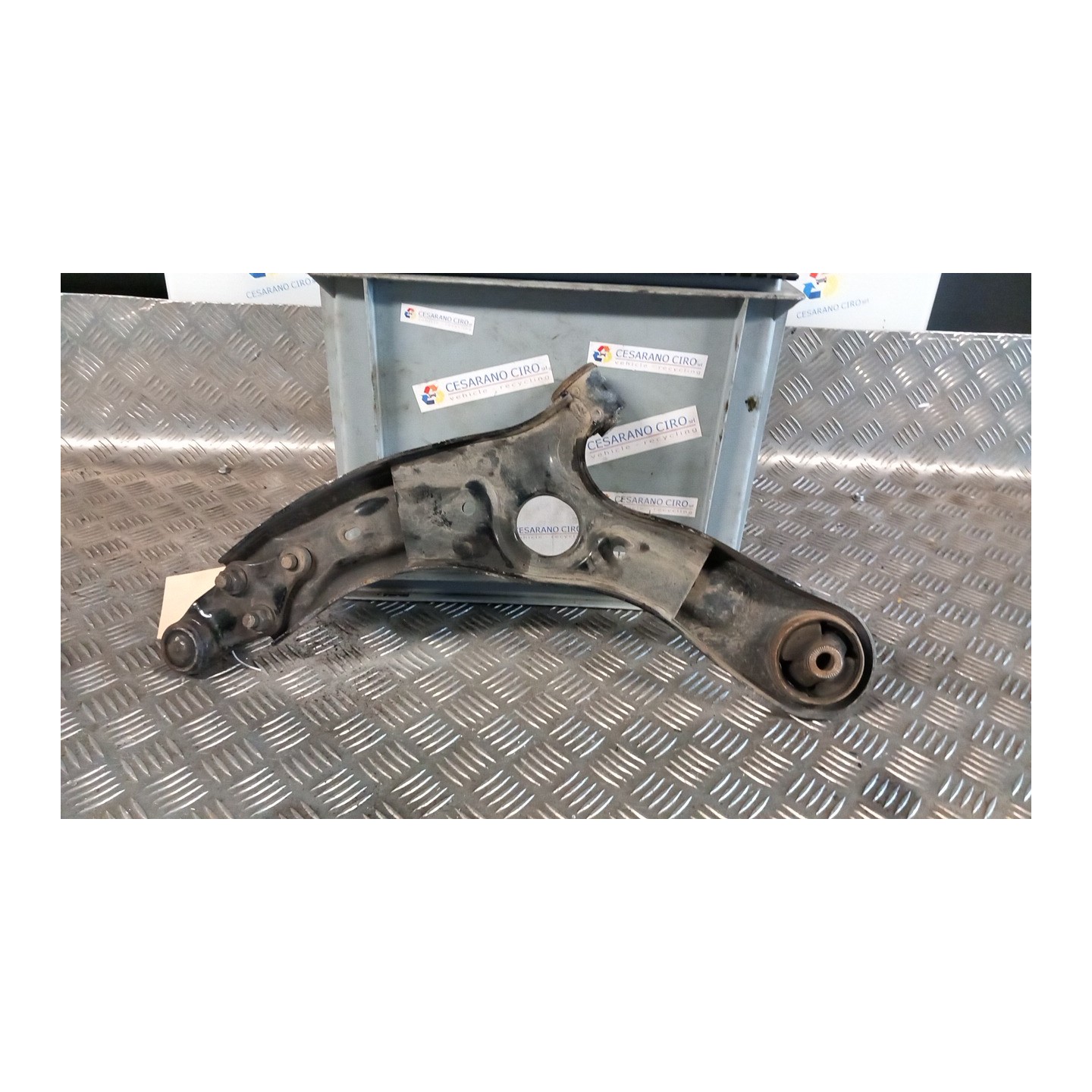 BRACCIO OSCILLANTE SOSP. ANT. DX. 099 KIA CARENS 3A SERIE (04/13-01/17) D4FD 54501A4000