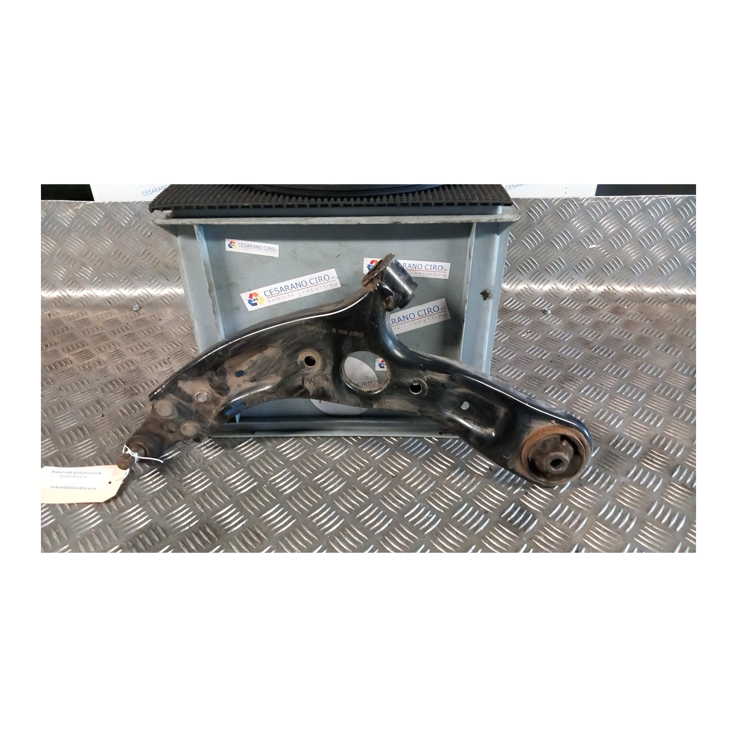 BRACCIO OSCILLANTE SOSP. ANT. SX. 100 KIA CARENS 3A SERIE (04/13-01/17) D4FD 54500A4000