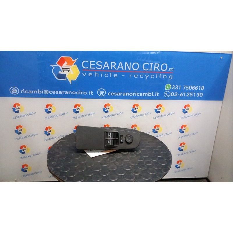 BLOCCO COMANDI ALZACRISTALLI E RETROVISORI EST. SX. 052 FIAT GRANDE PUNTO (2Y) (06/05-12/08 199A4000 735411026