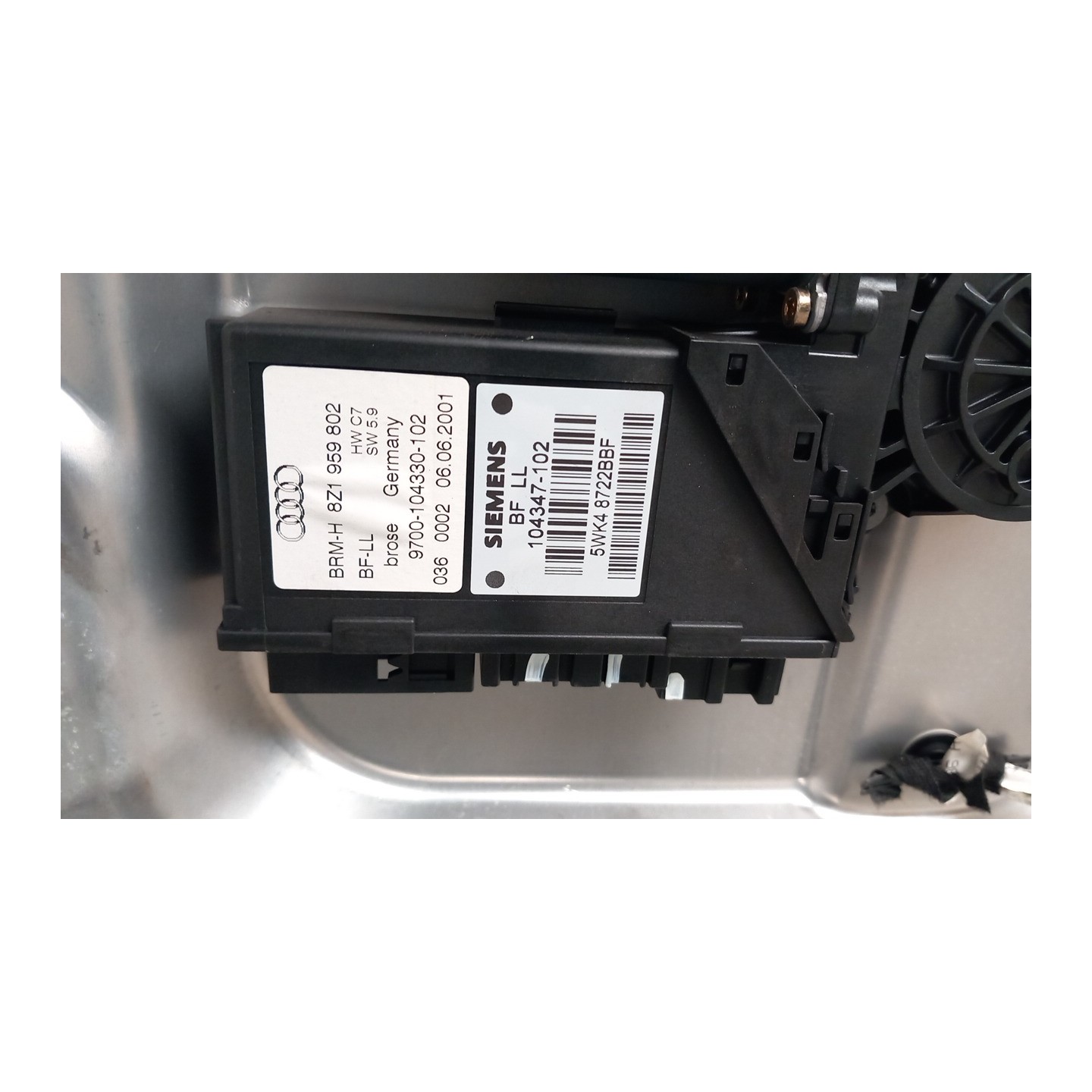 ALZACRISTALLO ELETTR. PORTA ANT. DX. 030 AUDI A2 (8Z) (06/00-02/06) AMF 8Z0837462B