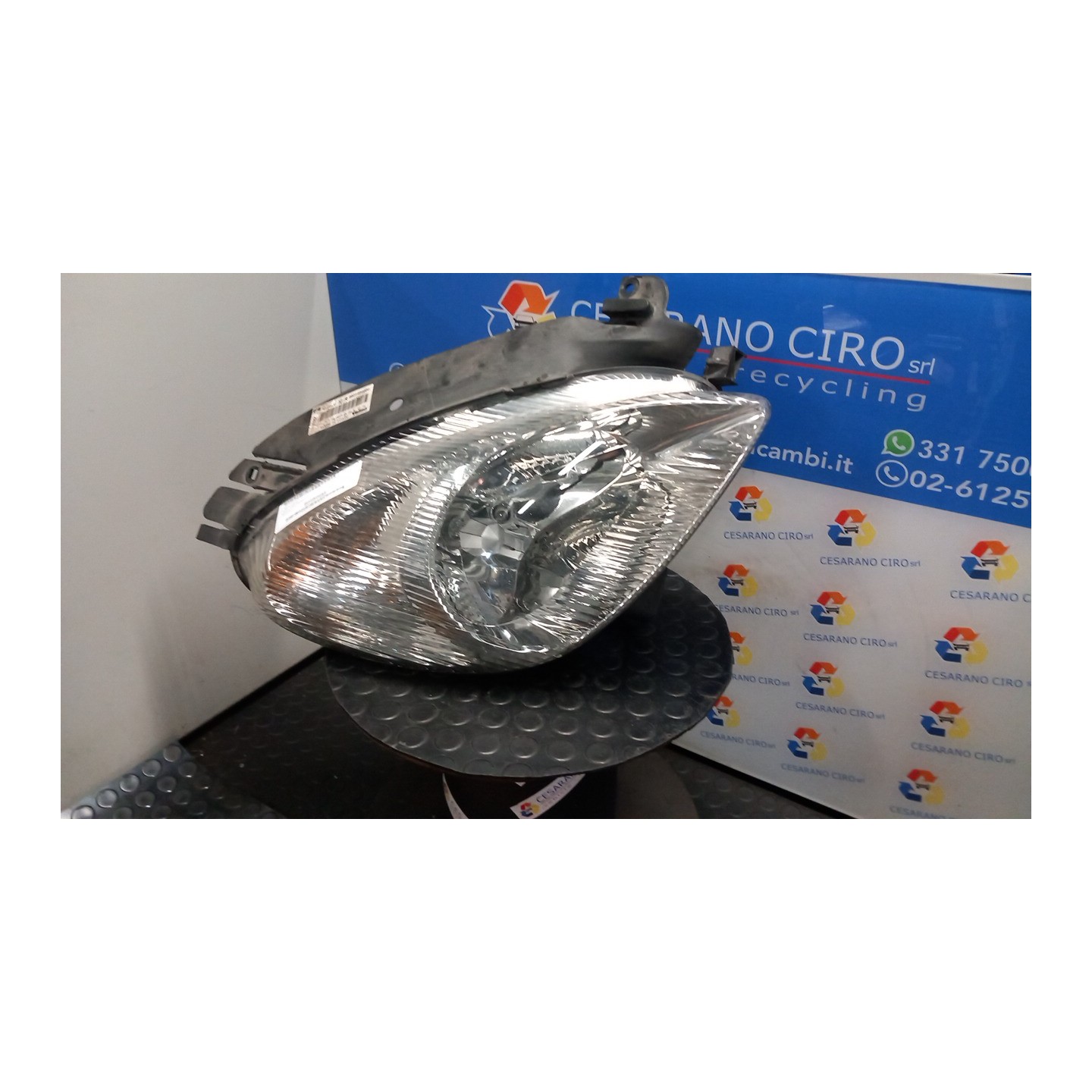 PROIETTORE DX. 045 CITROEN XSARA PICASSO (12/99-01/10) NFV 6205W0
