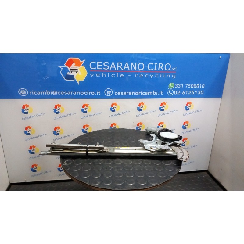 ALZACRISTALLO ELETTR. PORTA ANT. SX. 059 DAIHATSU SIRION 2A SERIE (01/05-) 1KR 69802B1010