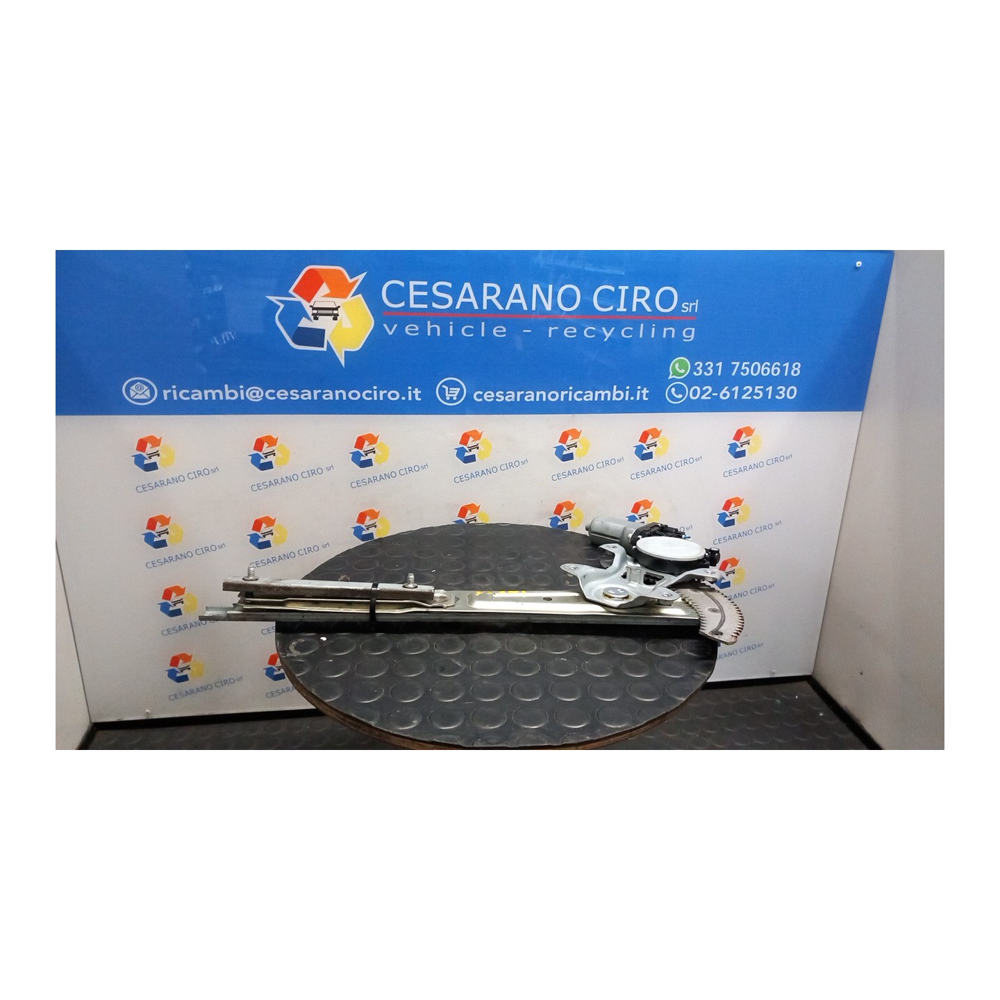 ALZACRISTALLO ELETTR. PORTA ANT. SX. 059 DAIHATSU SIRION 2A SERIE (01/05-) 1KR 69802B1010