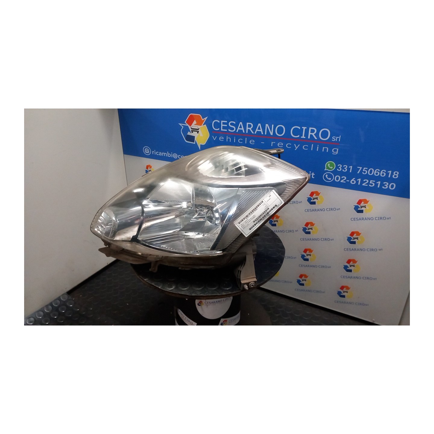 PROIETTORE SX. 098 DAIHATSU SIRION 2A SERIE (01/05-) 1KR 8117097421
