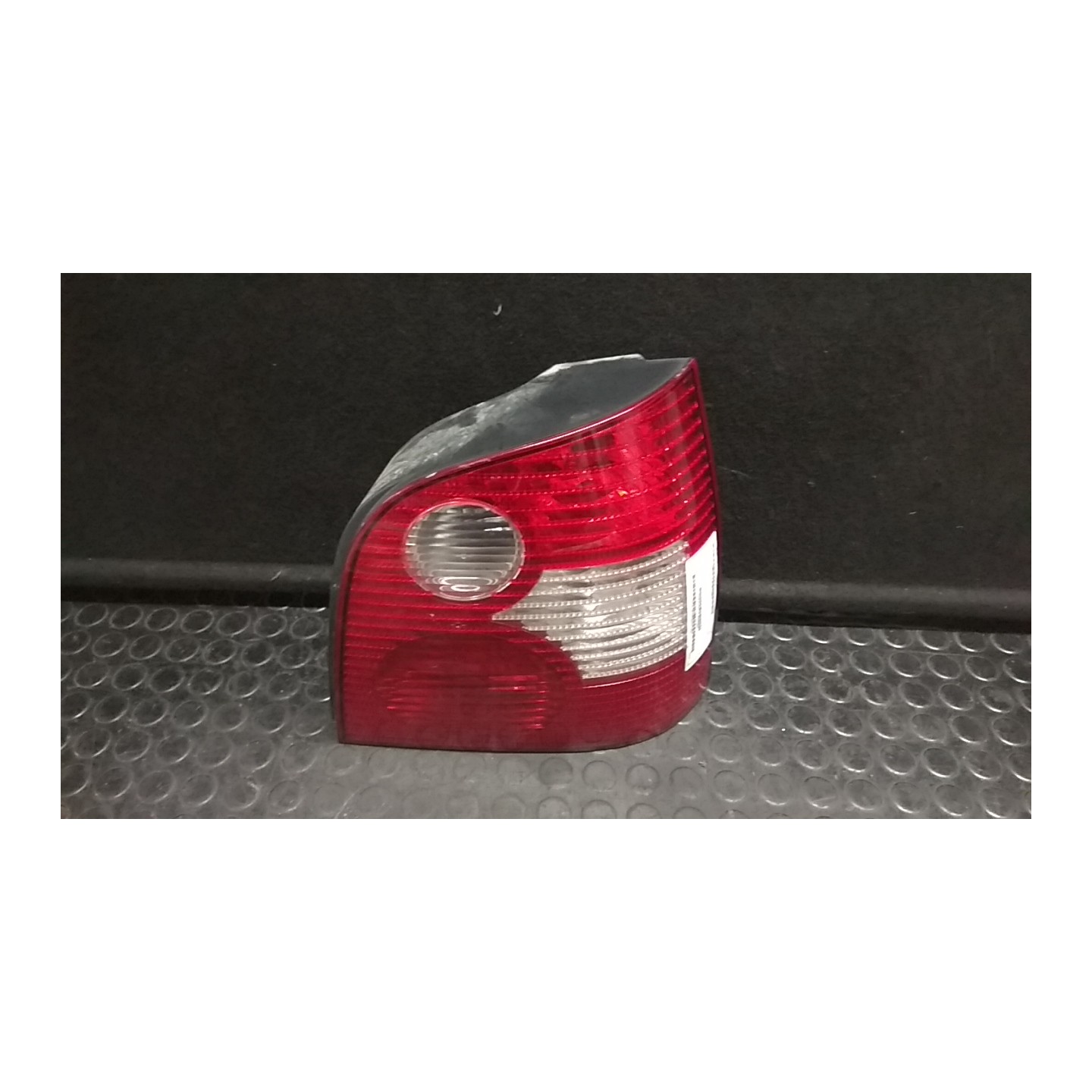 FANALE POST. DX. 013 VOLKSWAGEN POLO (9N) (10/01-03/05) BBY 6Q6945096G