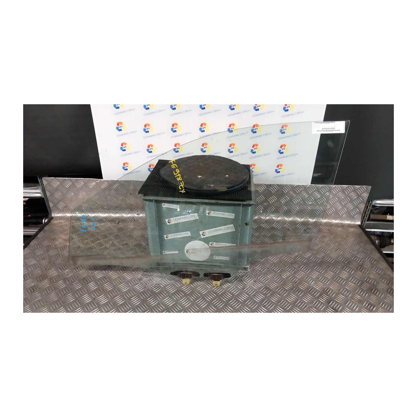 SCENDENTE PORTA ANT. SX. 045 HYUNDAI I20 (11/14-) D3FA 82410C8000