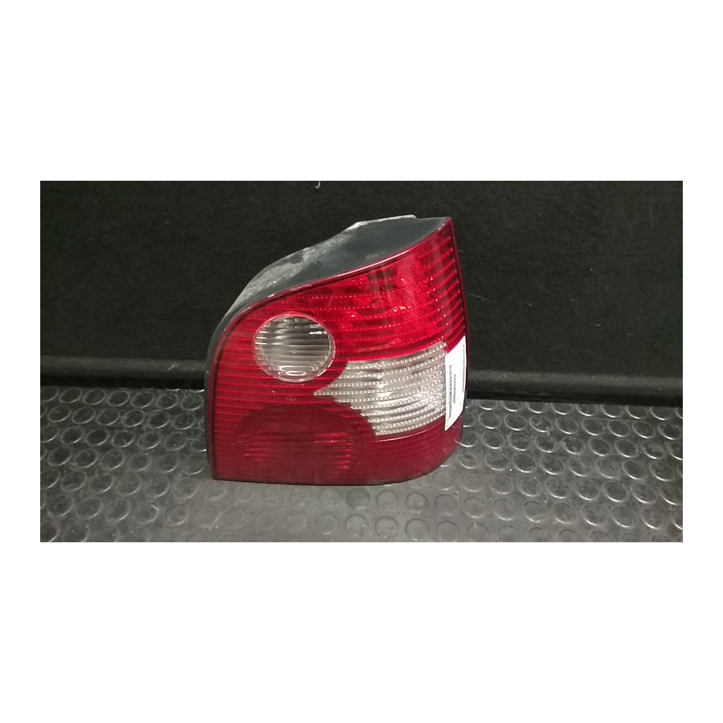 FANALE POST. DX. 013 VOLKSWAGEN POLO (9N) (10/01-03/05) BBY 6Q6945096G