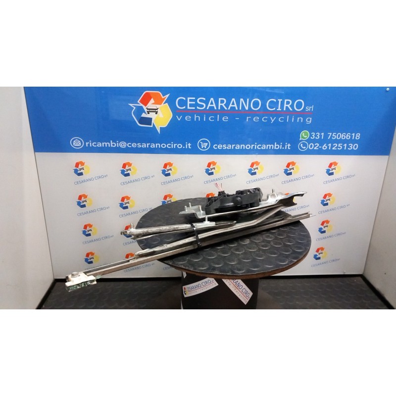 ALZACRISTALLO ELETTR. PORTA ANT. DX. 024 RENAULT MEGANE 3A SERIE (10/08-) F4RL8 807206454R ALZACRISTALLO ELETTR. PORTA ANT. DX. 024 RENAULT MEGANE 3A SERIE (10/08-) F4RL8 807206454R