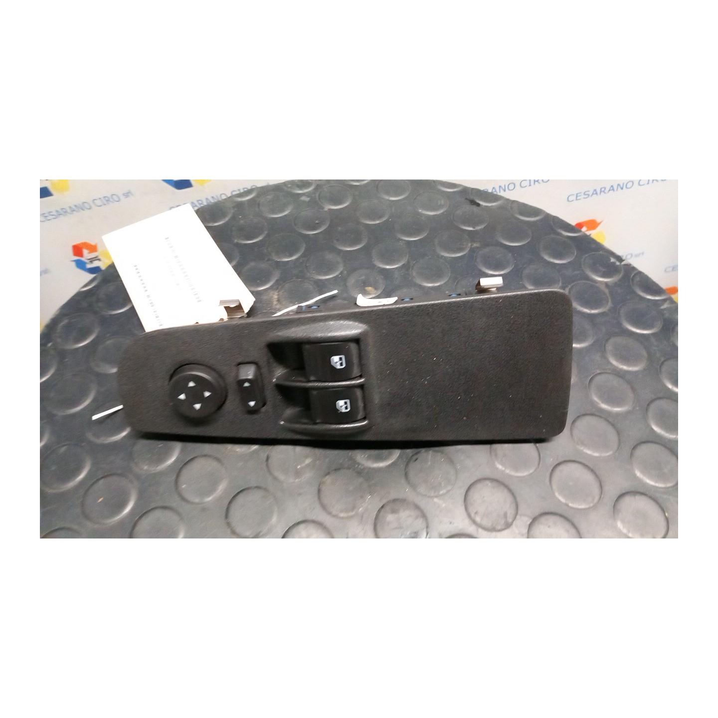 BLOCCO COMANDI ALZACRISTALLI E RETROVISORI EST. SX. 077 FIAT GRANDE PUNTO (2Y) (06/05-12/08 199A4000 735411026