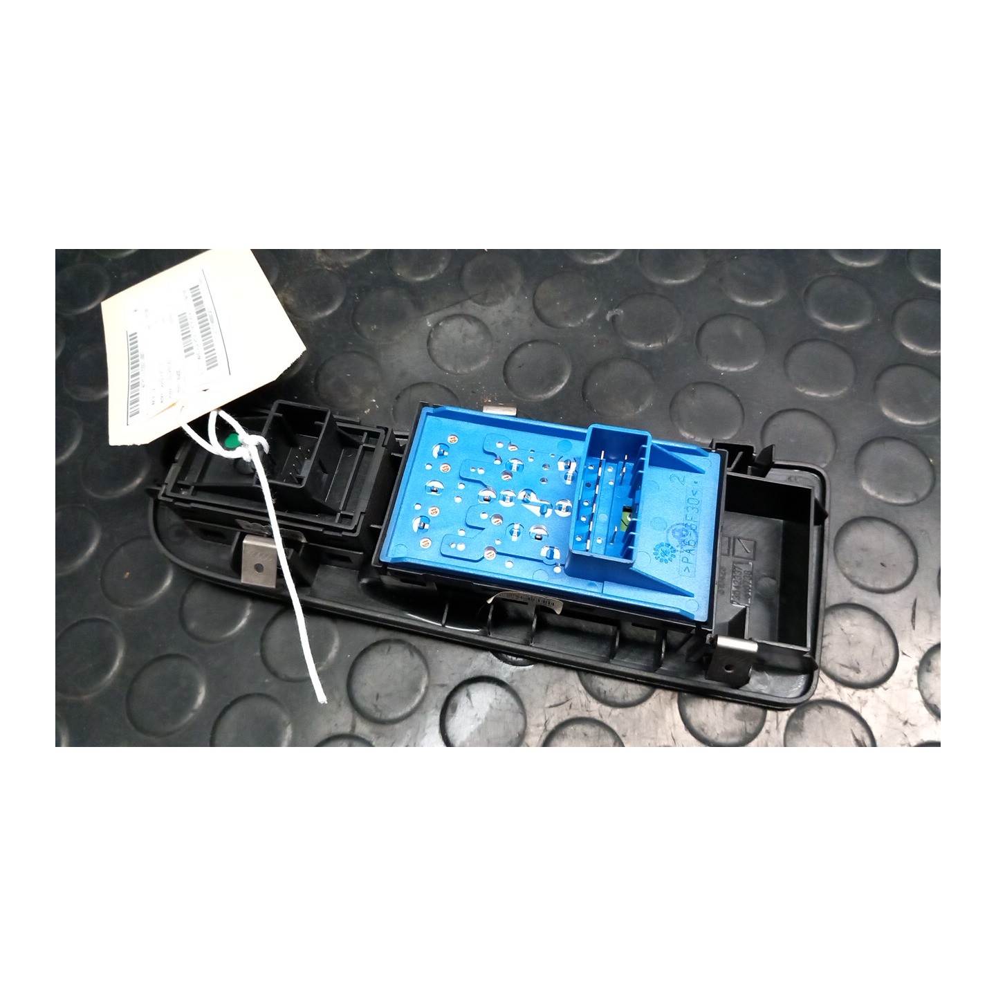 BLOCCO COMANDI ALZACRISTALLI E RETROVISORI EST. SX. 077 FIAT GRANDE PUNTO (2Y) (06/05-12/08 199A4000 735411026