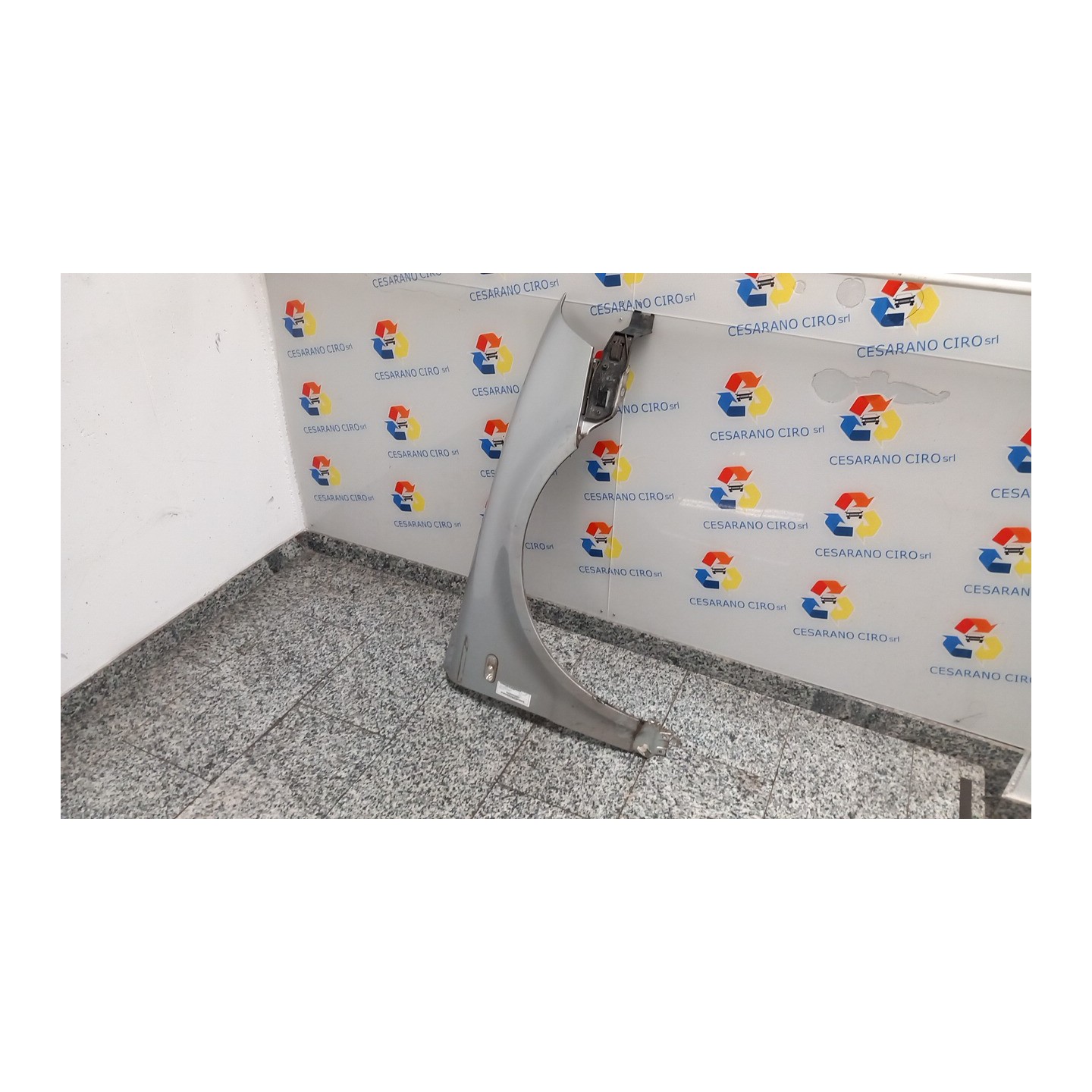 PARAFANGO ANT. DX. 085 VOLKSWAGEN PASSAT (3B) (10/00-03/06) AVB 3B0821106E