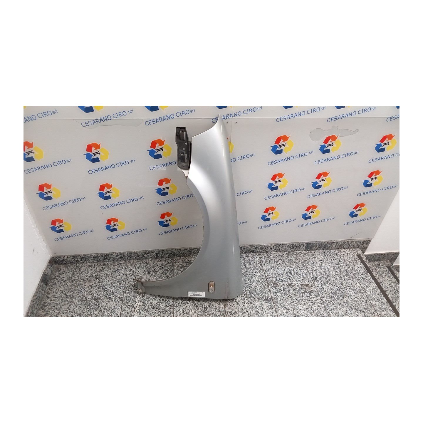 PARAFANGO ANT. SX. 086 VOLKSWAGEN PASSAT (3B) (10/00-03/06) AVB 3B0821105E