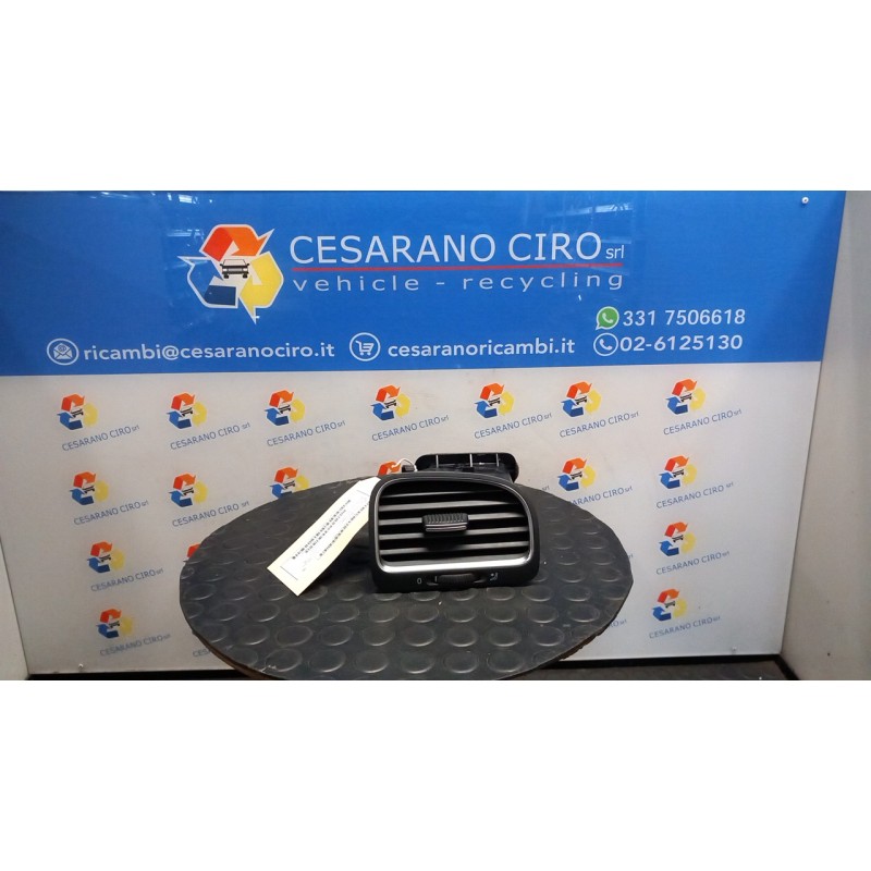 BOCCHETTA ARIA LAT. CRUSCOTTO DX. 063 VOLKSWAGEN GOLF (5K/AJ) (09/08-) CBZ 5K0819704KVAL