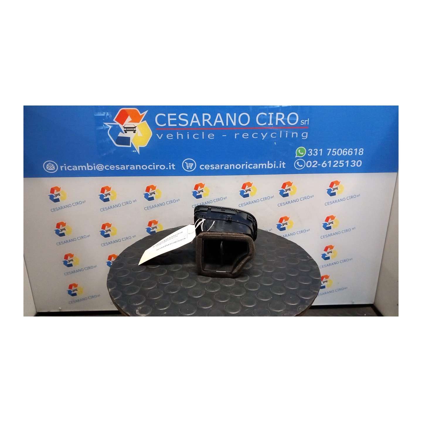 BOCCHETTA ARIA LAT. CRUSCOTTO SX. 064 VOLKSWAGEN GOLF (5K/AJ) (09/08-) CBZ 5K0819703KVAL