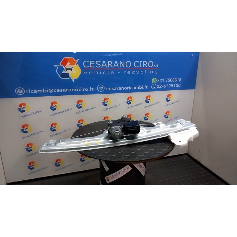 ALZACRISTALLO ELETTR. PORTA ANT. SX. 084 KIA SPORTAGE 5A SERIE (12/21-) G4FP 82403R2000