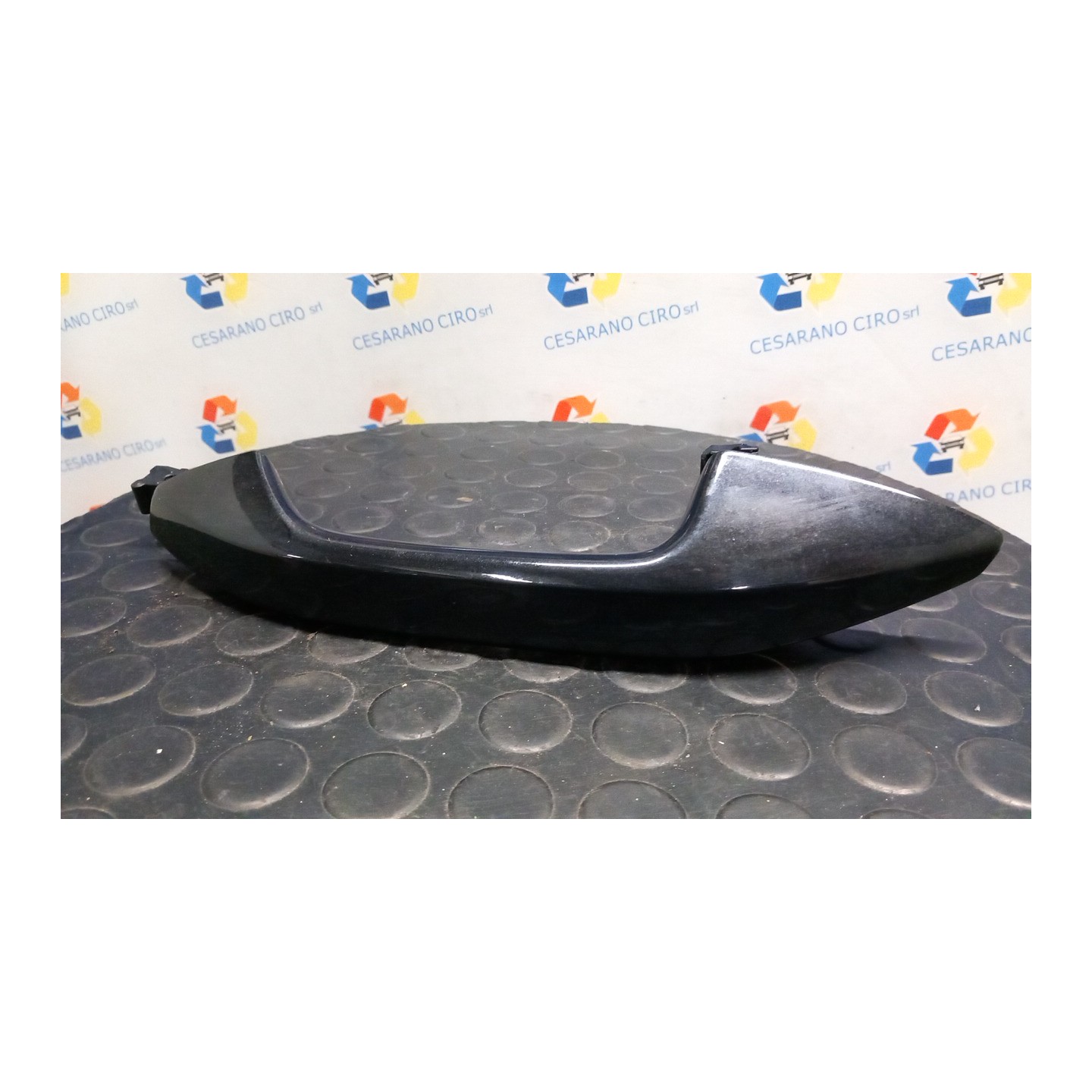 MANIGLIA PORTA POST. SX. 096 KIA SPORTAGE 5A SERIE (12/21-) G4FP 82651R2010