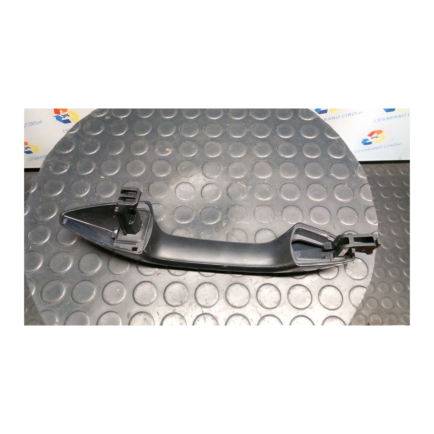 MANIGLIA PORTA POST. SX. 096 KIA SPORTAGE 5A SERIE (12/21-) G4FP 82651R2010