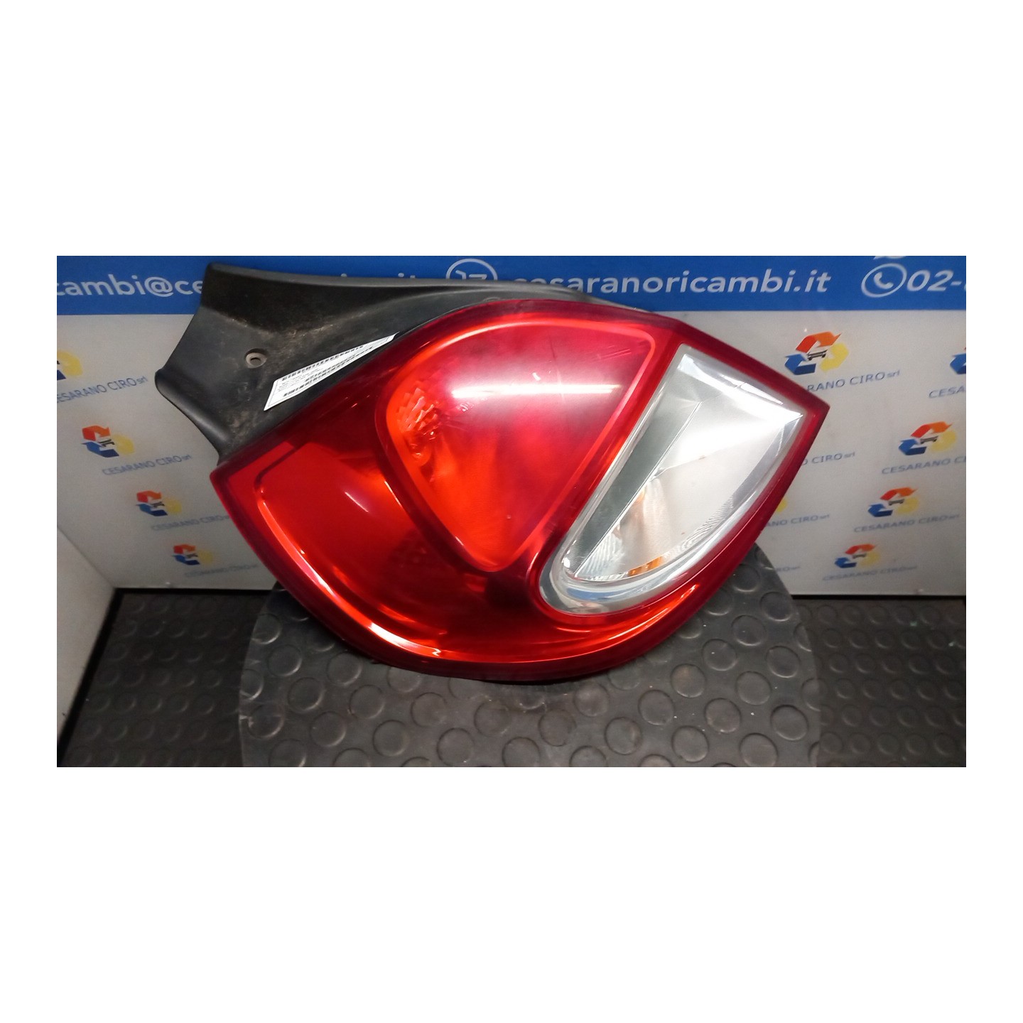 FANALE POST. SX. 098 RENAULT CLIO 3A SERIE (05/09-) D4FD7 8200886944