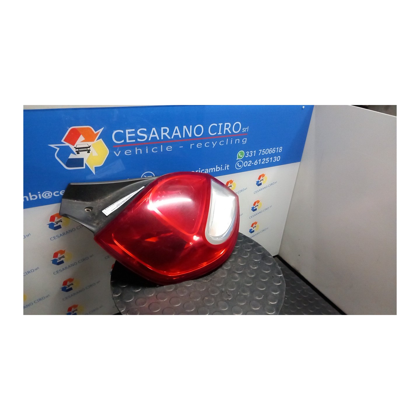 FANALE POST. SX. 098 RENAULT CLIO 3A SERIE (05/09-) D4FD7 8200886944