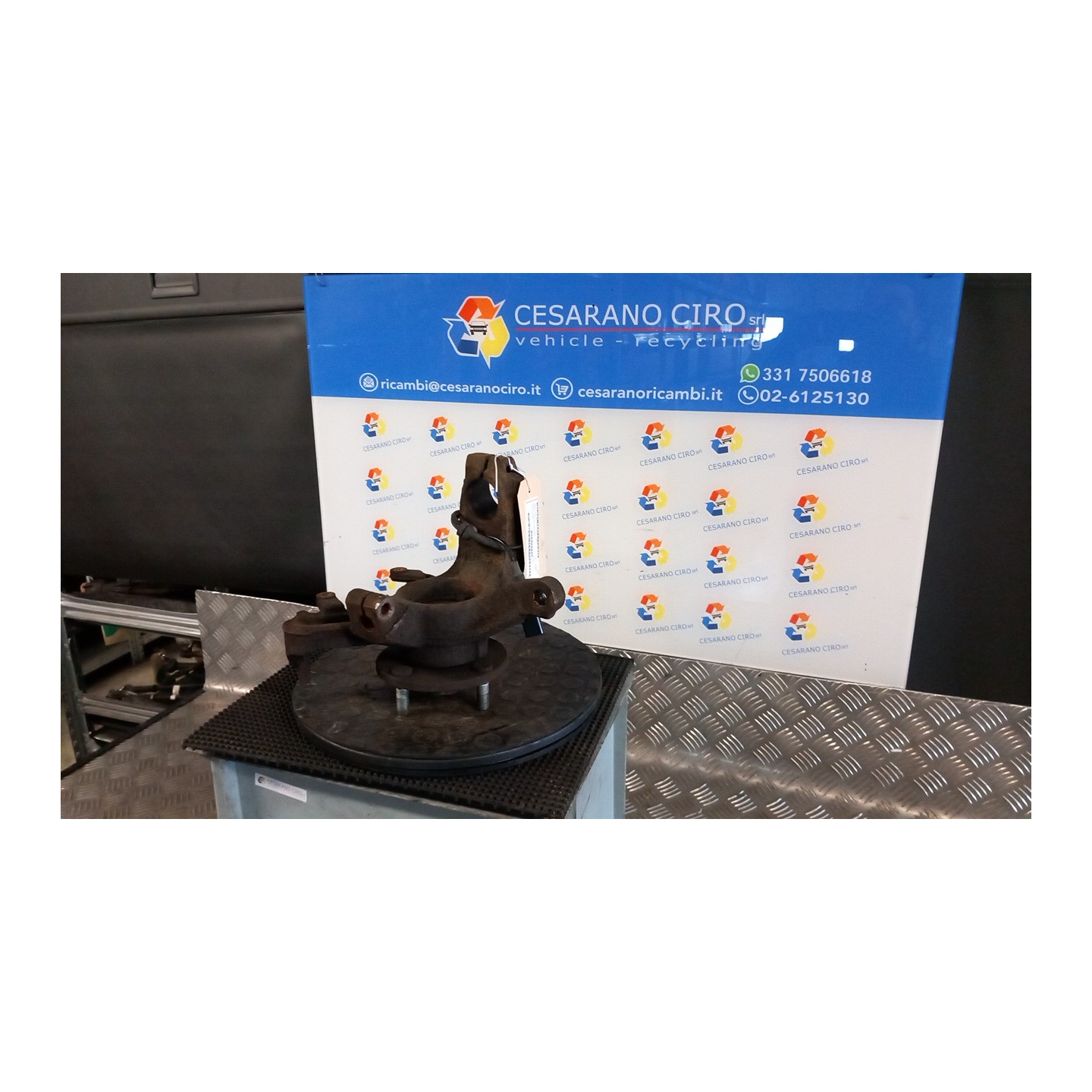MONTANTE SOSP. ANT. C/ABS DX. 012 FORD FOCUS (CAK) (10/01-04/05) FYDB 1079000