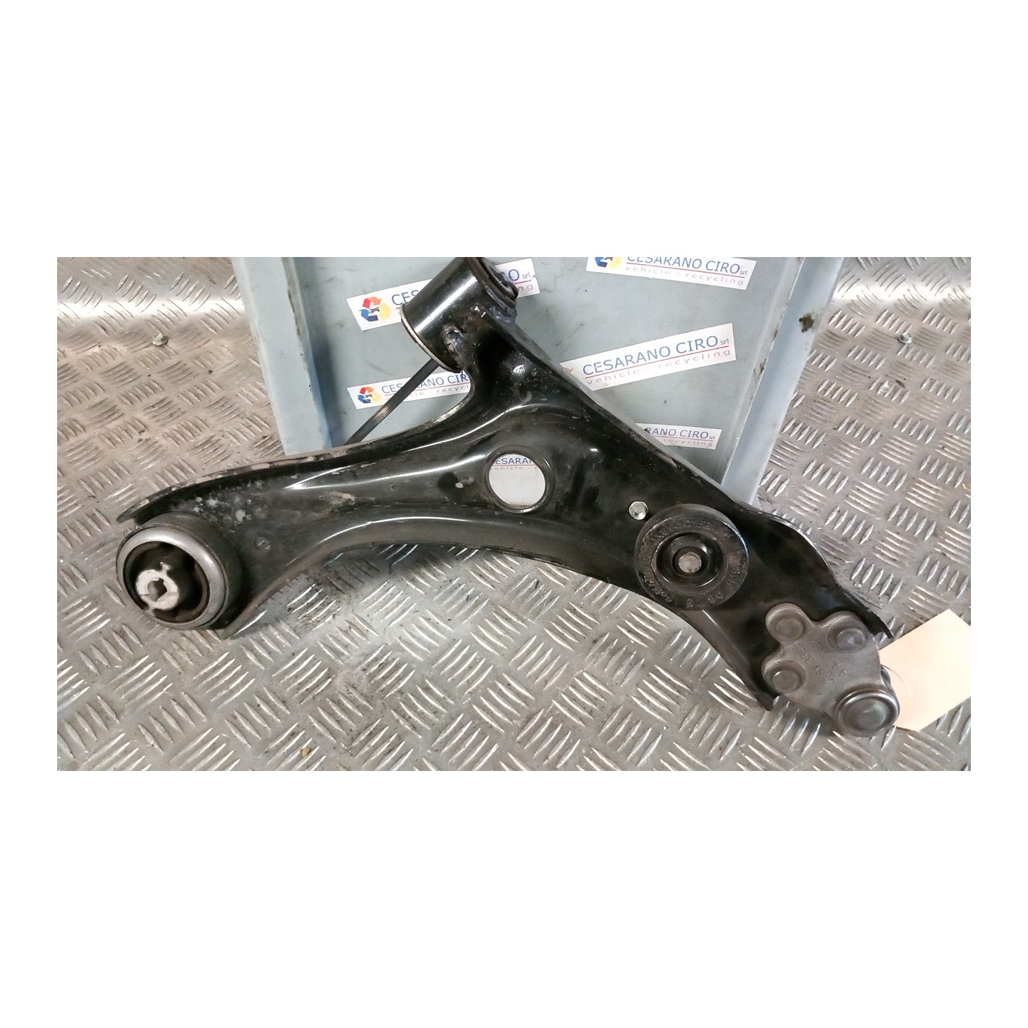 BRACCIO OSCILLANTE SOSP. ANT. SX. 046 FORD FOCUS (CGE) (04/18-) YZDA 2216267