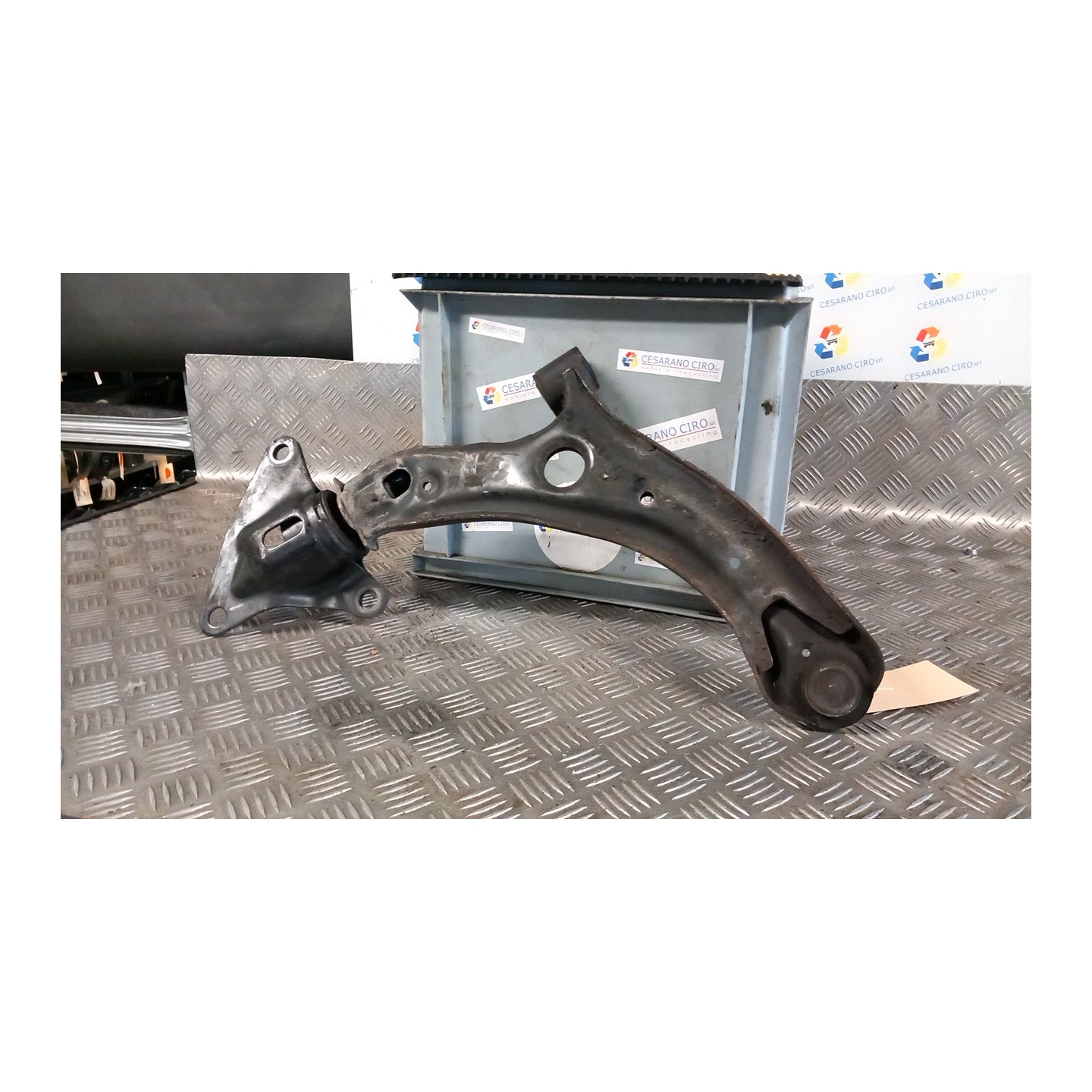 BRACCIO OSCILLANTE SOSP. ANT. SX. 047 HONDA JAZZ 2A SERIE (03/11-) L12B2 51360TG5C01