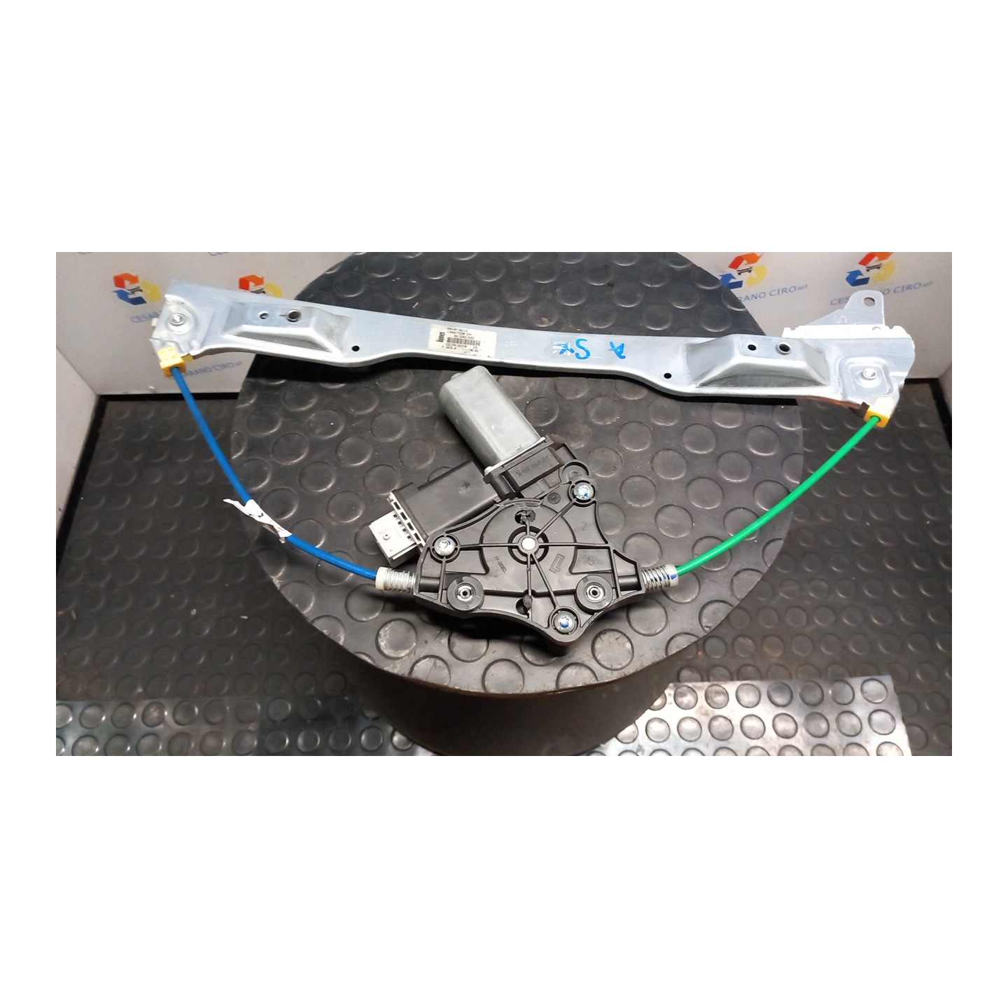 ALZACRISTALLO ELETTR. PORTA ANT. SX. 005 OPEL CORSA (X15) (12/14-12/19) B14XER 13447038