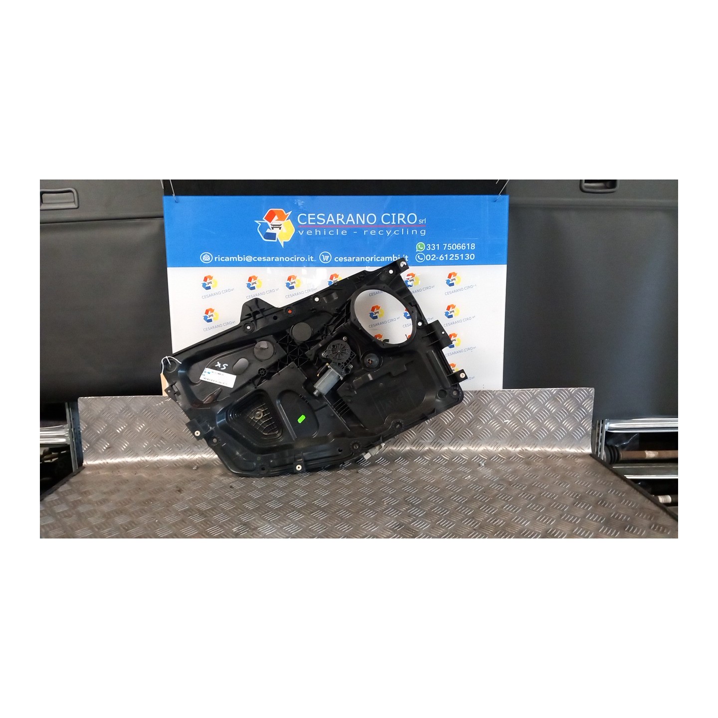 ALZACRISTALLO ELETTR. PORTA ANT. C/MOTORINO SX. 018 FORD FIESTA (CBK) (03/02-12/05) FUJA 1547734