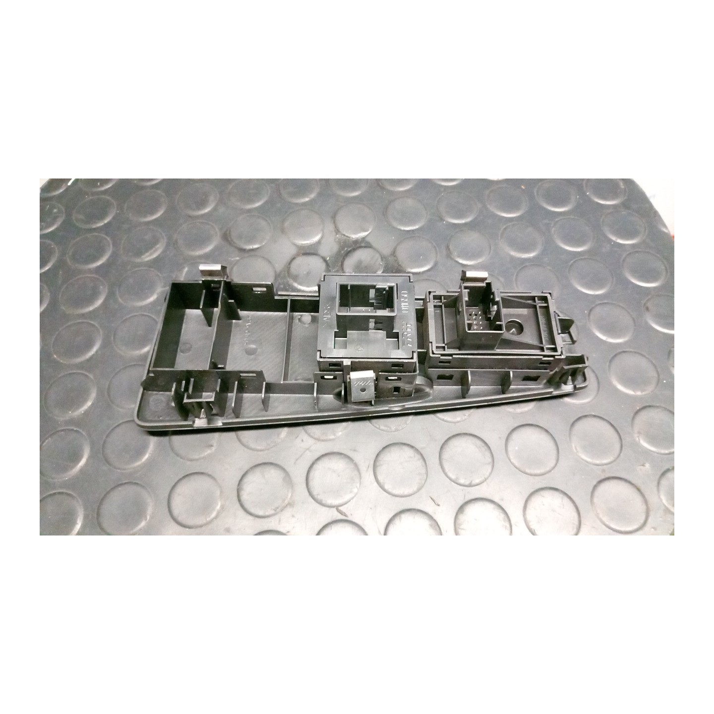 BLOCCO COMANDI ALZACRISTALLI E RETROVISORI EST. 081 FIAT GRANDE PUNTO (3X) (07/09-01/14 199A9000 735474651