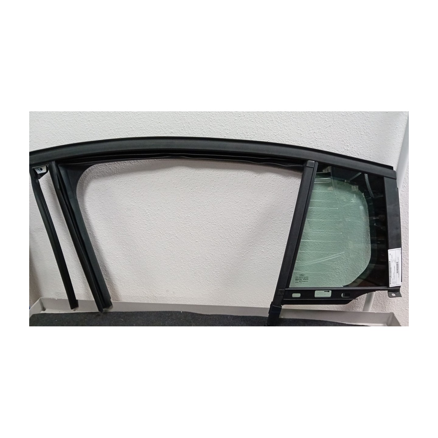 FISSO PORTA POST. C/GUARNIZIONE PERI SX. 006 FORD FOCUS (CGE) (04/18-)  2452193