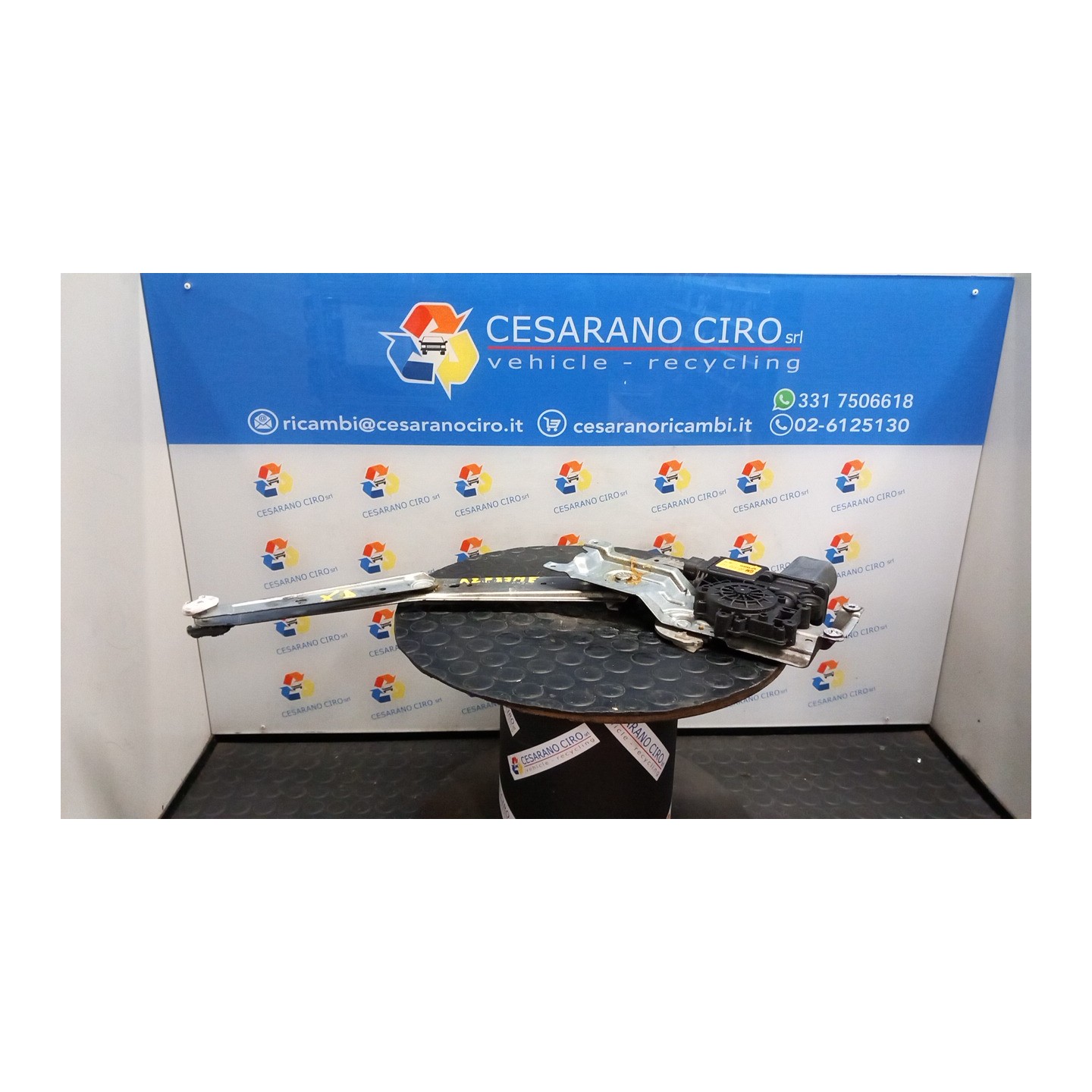 ALZACRISTALLO ELETTR. PORTA ANT. DX. 019 OPEL CORSA (S93) (01/93-09/00) X12XE 90444380