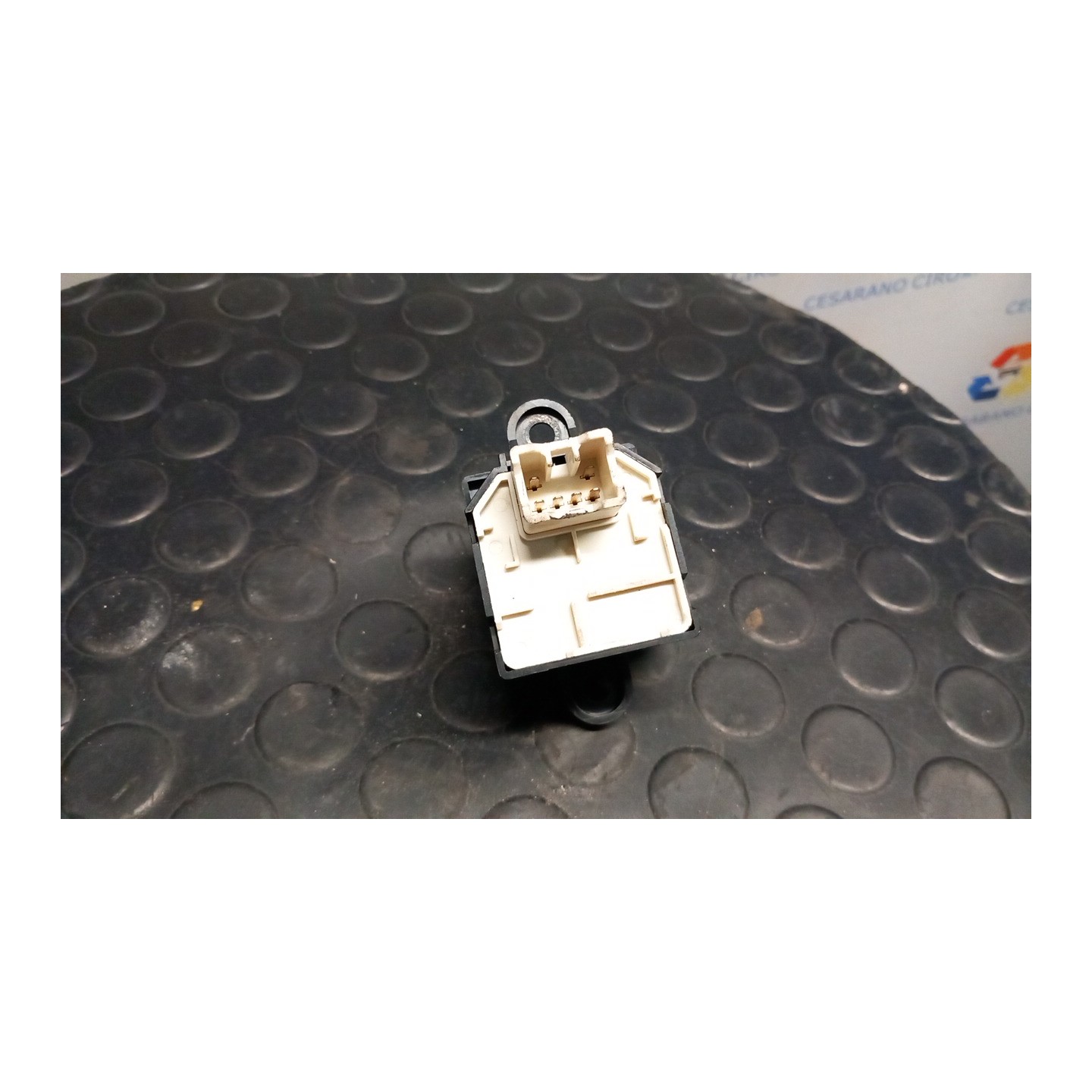 INTERRUTTORE ALZACRISTALLI PORTA ANT. 038 HYUNDAI ATOS PRIME (12/99-09/03) G4HCE 9358006000IJ