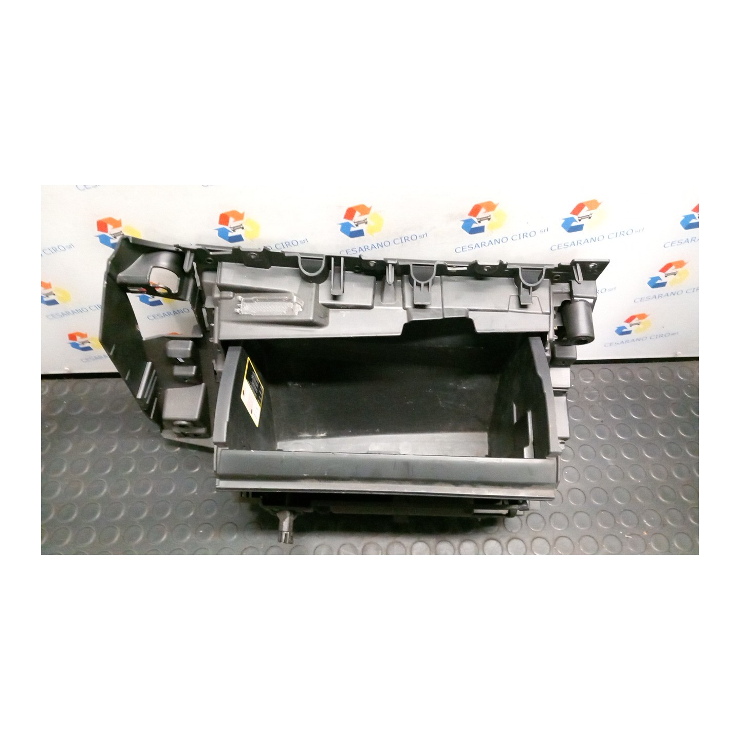 PORTAOGGETTI CRUSCOTTO S/PREDISPOSIZIONE PND 055 FIAT 500L (73) (07/12-06/18) 843A1000 735562027