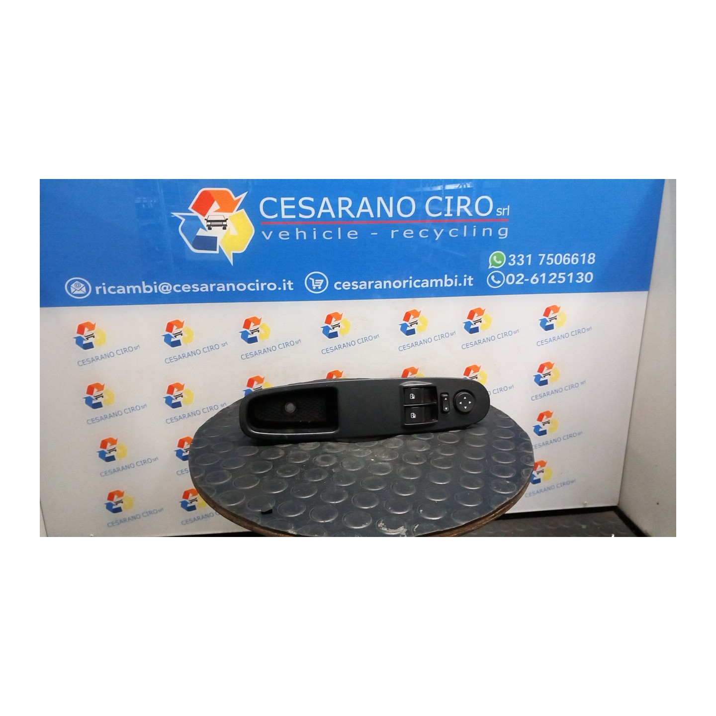 BLOCCO COMANDI ALZACRISTALLI E RETROVISORI EST. ALLESTIMENTO EASY E LOUNGE 139 FIAT PUNTO (51) (01/12-01/13) 199A9000 735500050