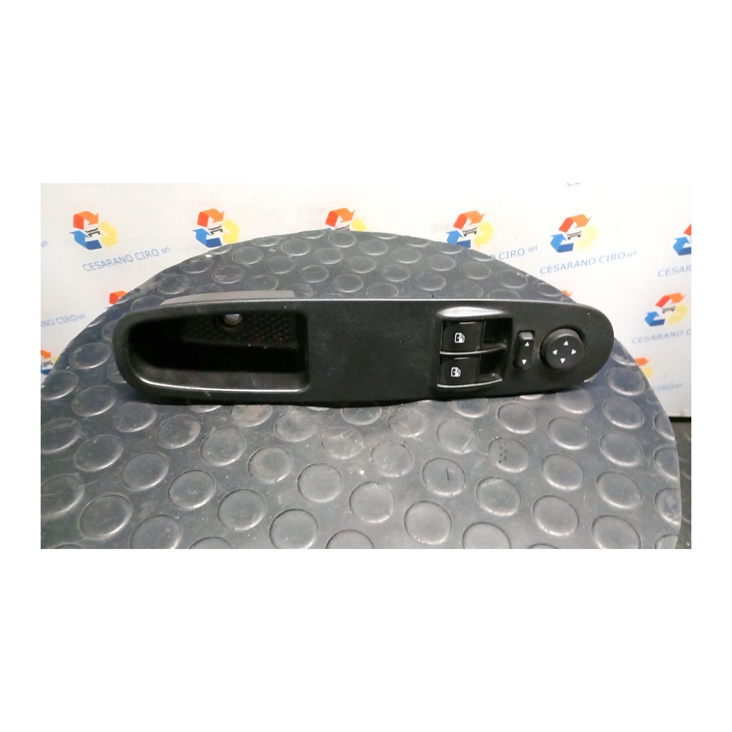 BLOCCO COMANDI ALZACRISTALLI E RETROVISORI EST. ALLESTIMENTO EASY E LOUNGE 139 FIAT PUNTO (51) (01/12-01/13) 199A9000 735500050
