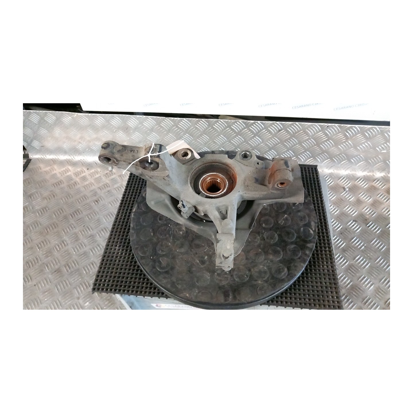 MONTANTE SOSP. ANT. SX. 016 FIAT 500L (73) (07/12-06/18) 843A1000 51910432
