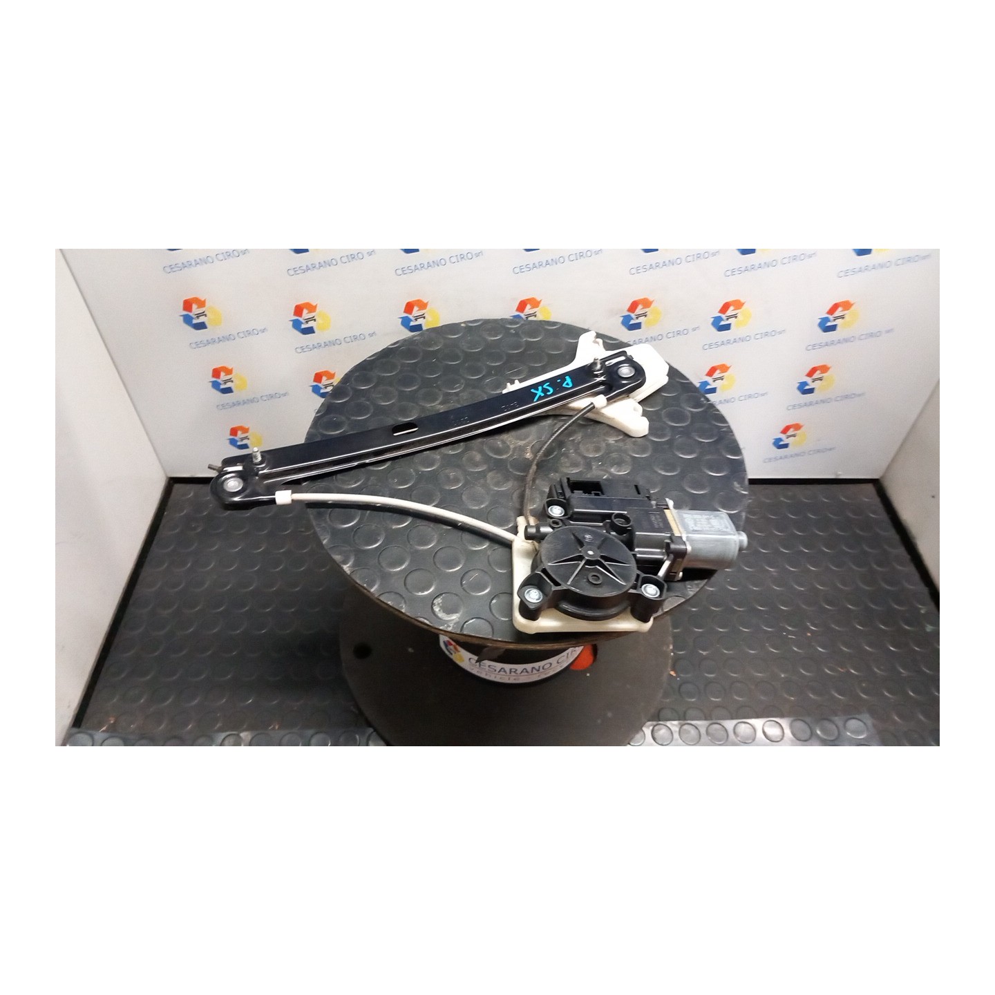 ALZACRISTALLO PORTA POST. SX. 065 VOLKSWAGEN POLO (6R) (05/09-10/14) CGG 6R4839461D