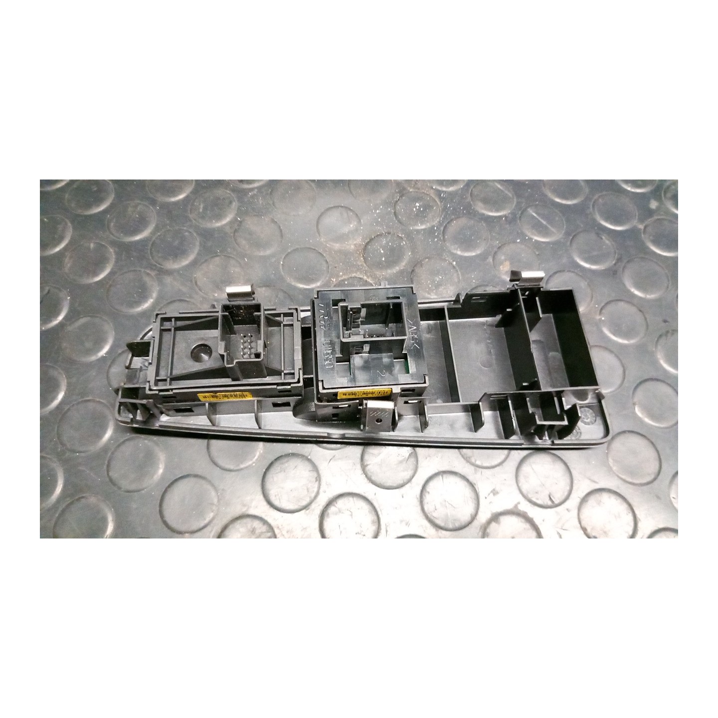 BLOCCO COMANDI ALZACRISTALLI E RETROVISORI EST. 007 FIAT BRAVO (3Y) (12/09-) 192B2000 735441807