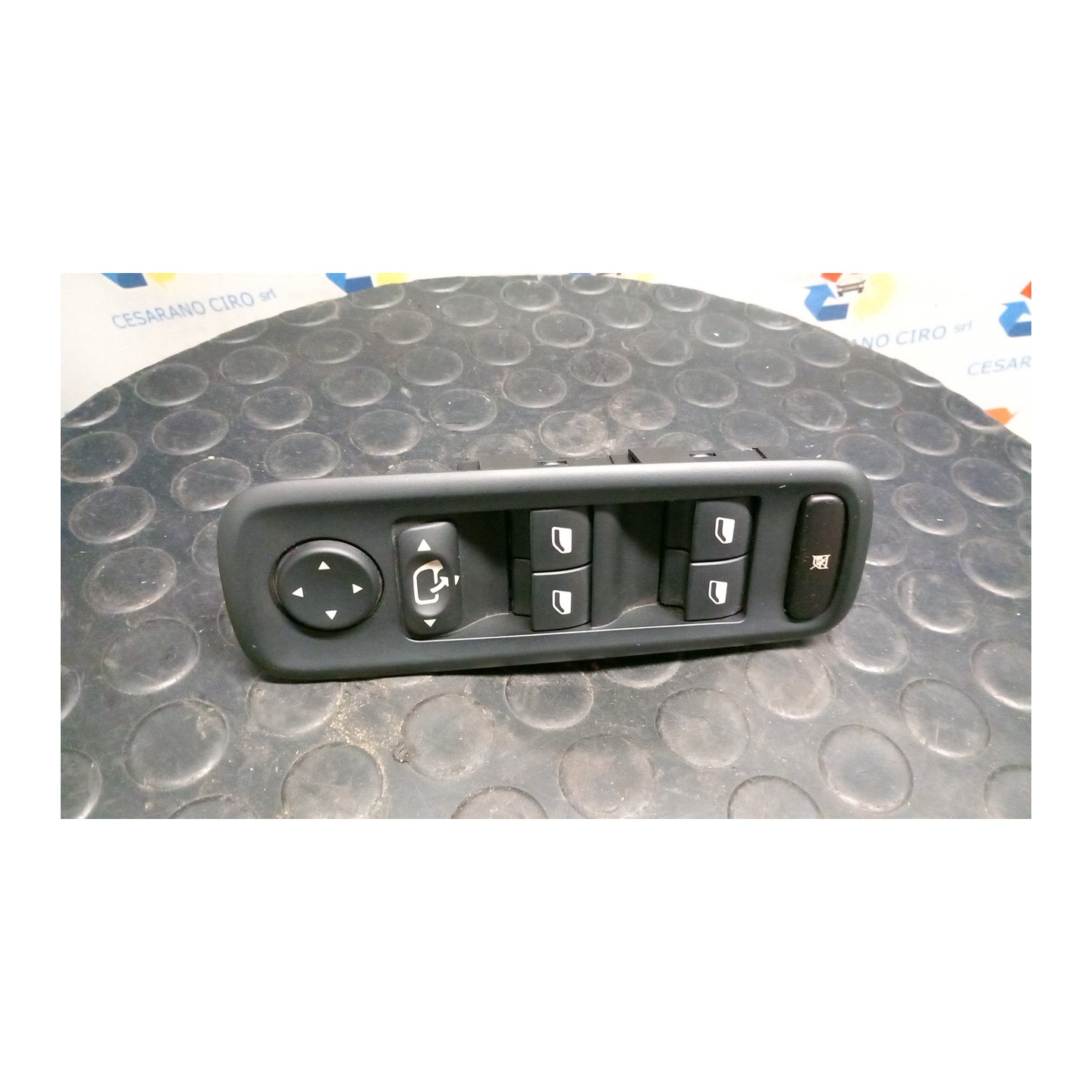 BLOCCO COMANDI ALZACRISTALLI E RETROVISORI EST. C/CRIST.ELE., RETR.RIPEGH.ELE. 046 LANCIA PHEDRA (TC) (06/02-01/11) 4HS 1495752