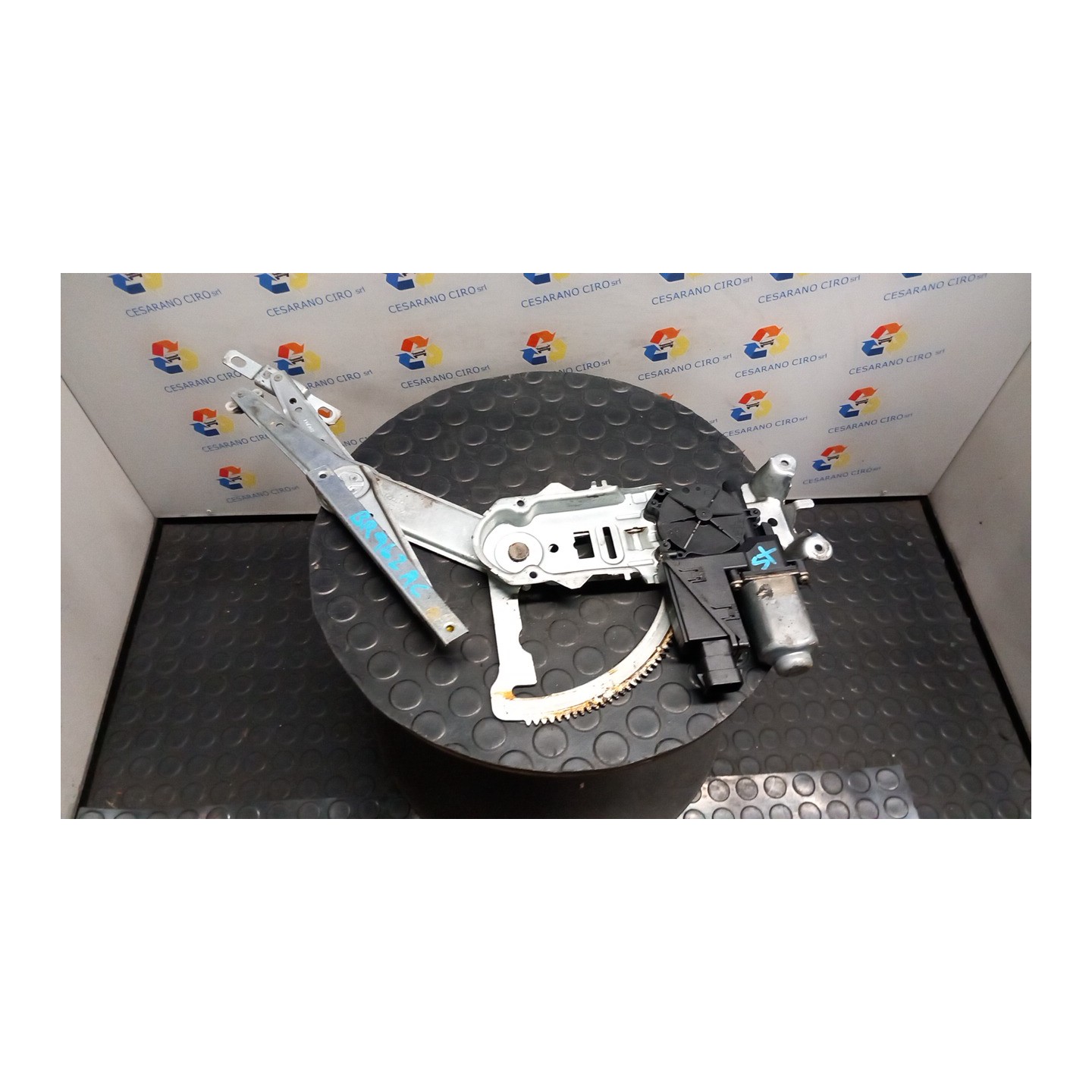 ALZACRISTALLO ELETTR. PORTA ANT. SX. 004 OPEL CORSA (X01) (10/00-06/06) Z10XE 93186824