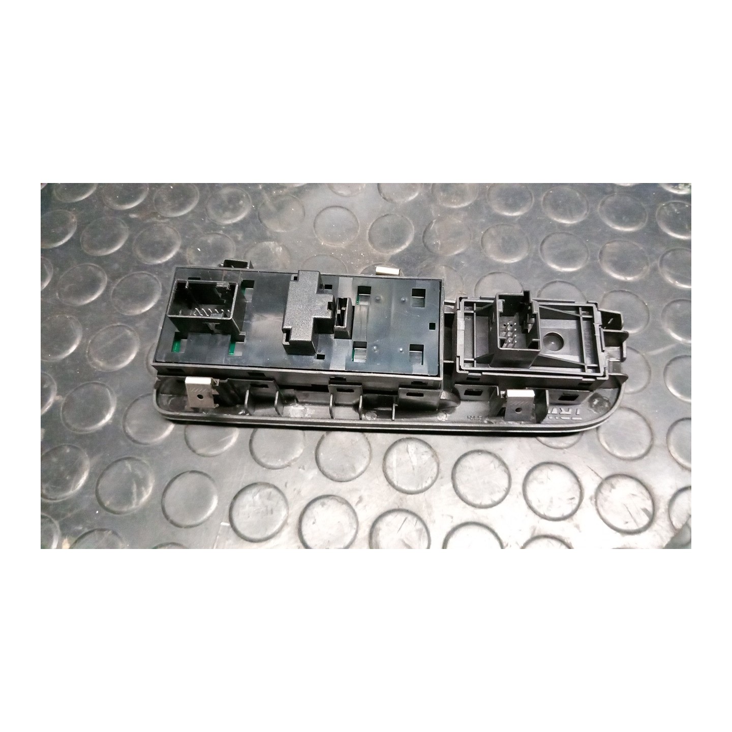 BLOCCO COMANDI ALZACRISTALLI E RETROVISORI EST. CRIST. ELE. POS.,RETROV. TERM. 056 FIAT BRAVO (3L) (01/07-03/10) 192B2000 73544