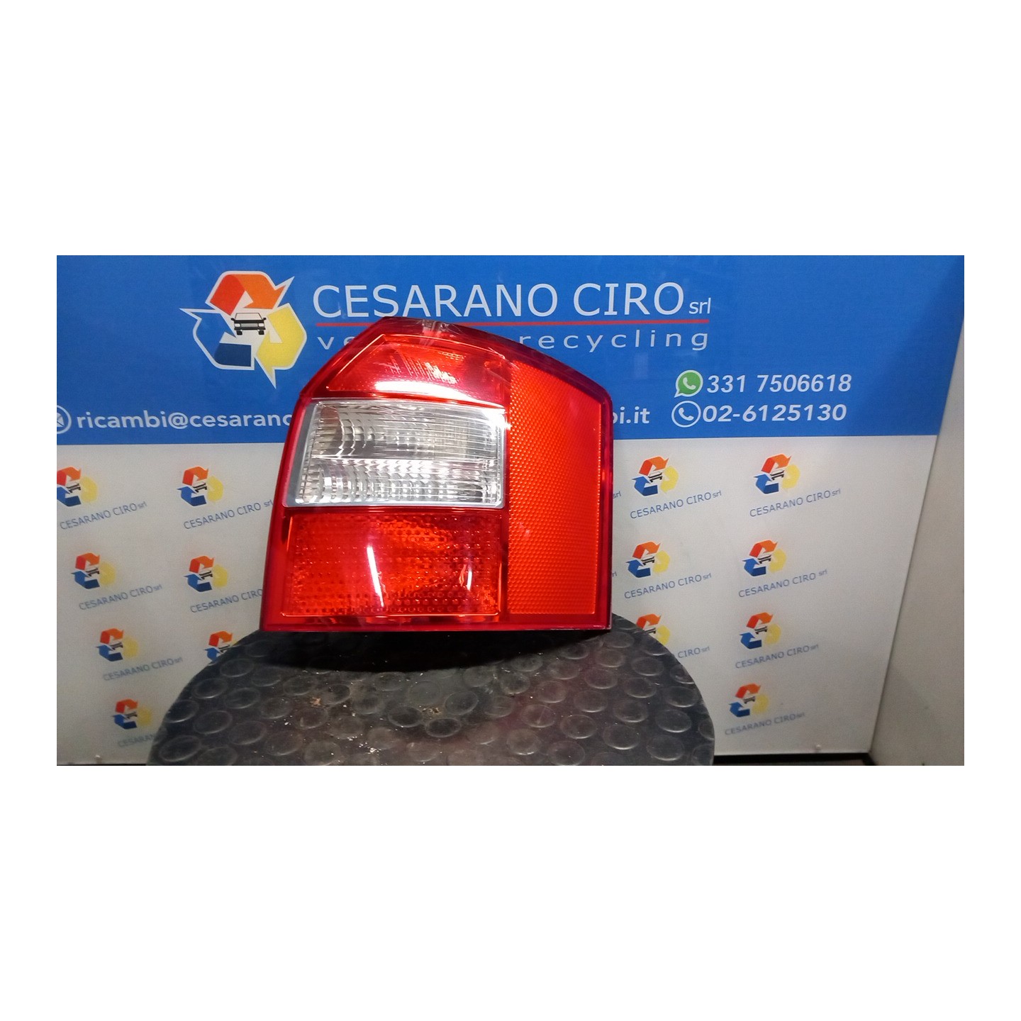 FANALE POST. DX. 026 AUDI A4 (8E) (11/00-11/04) AKE 8E9945096A