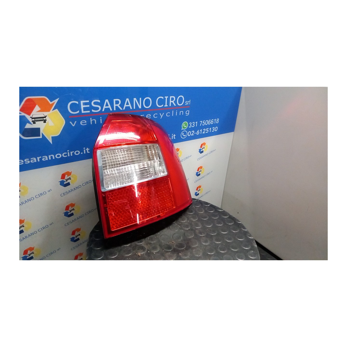FANALE POST. DX. 026 AUDI A4 (8E) (11/00-11/04) AKE 8E9945096A