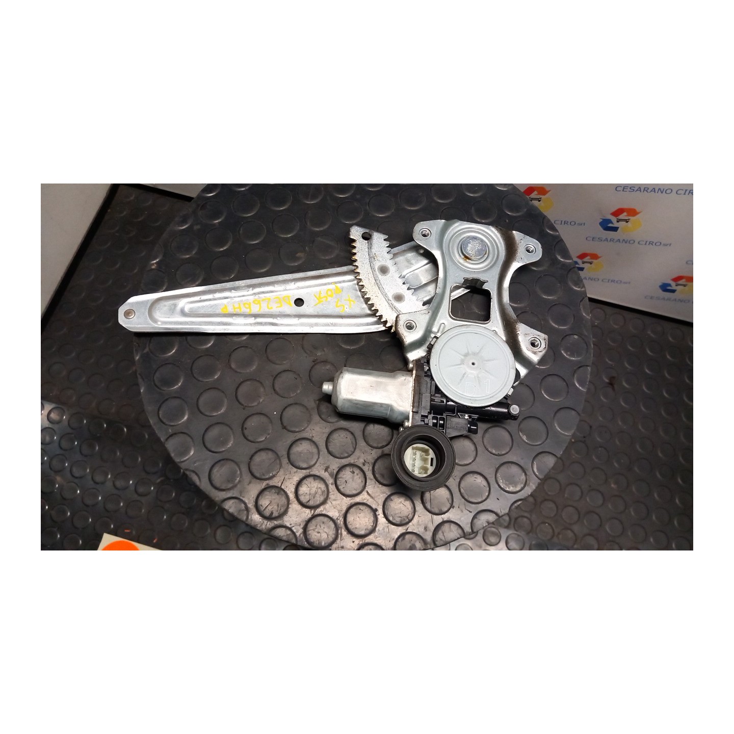 ALZACRISTALLO ELETTR. PORTA POST. SX. 095 DAIHATSU SIRION 2A SERIE (01/05-) 1KR 69804B1010