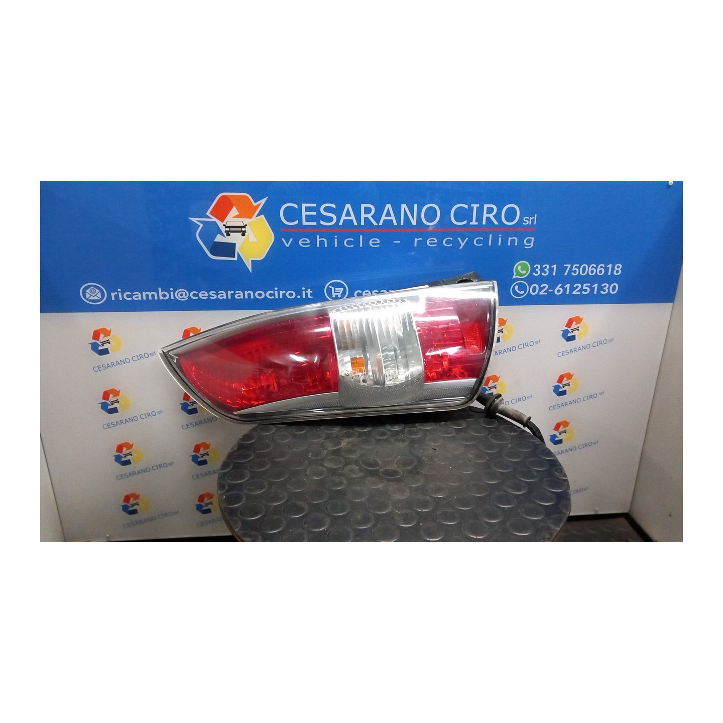 FANALE POST. SX. 098 DAIHATSU SIRION 2A SERIE (01/05-) 1KR 81560B1020